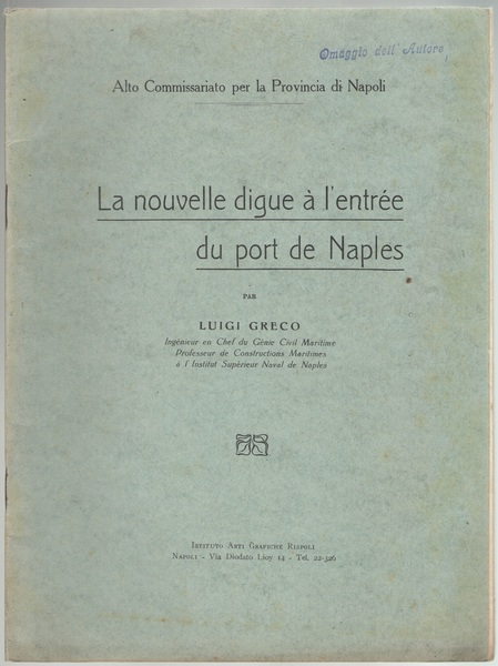 La nouvelle digue a l’entrée du port de Naples.