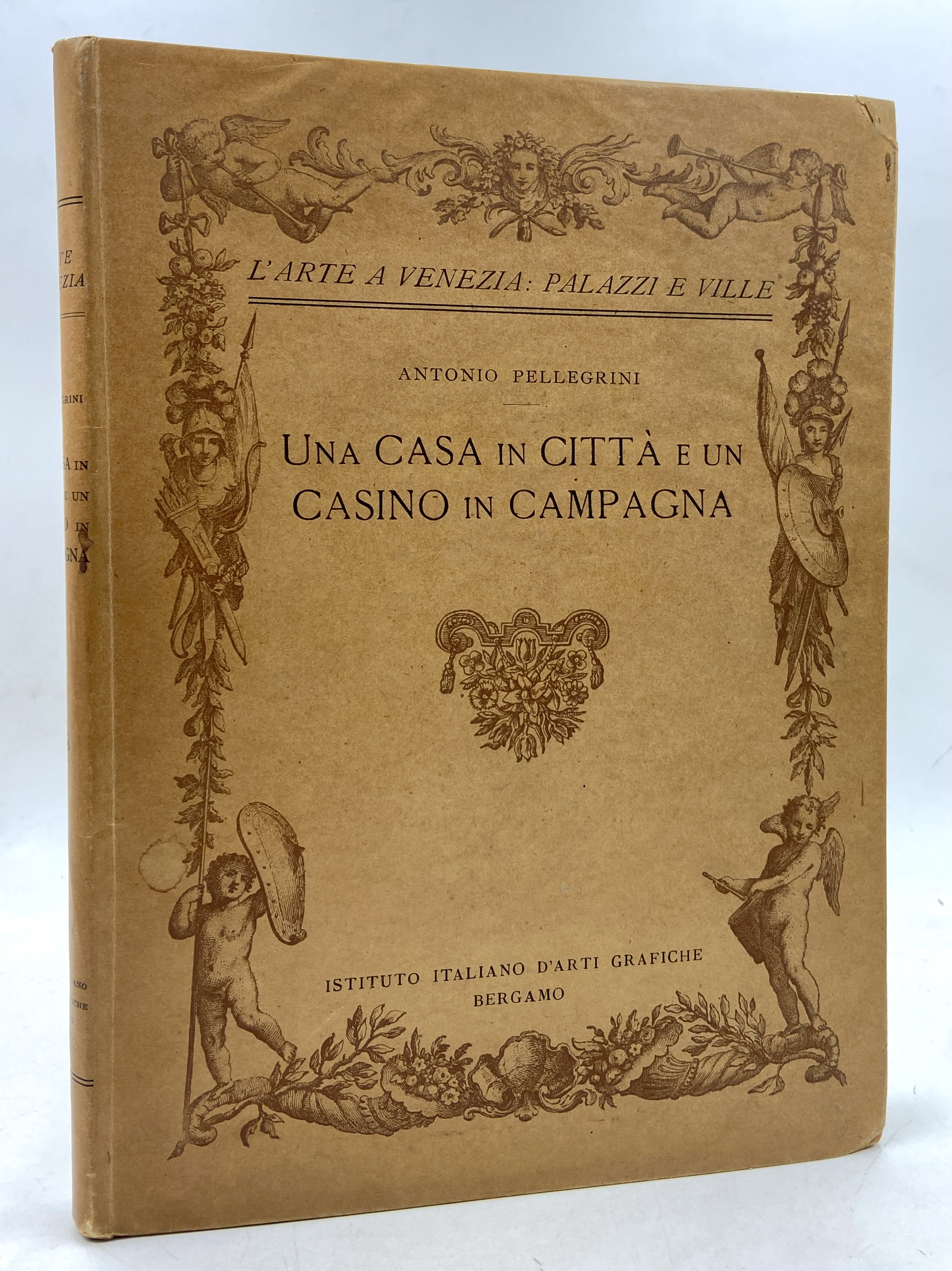 UNA CASA IN CITTÀ E UN CASINO IN CAMPAGNA.