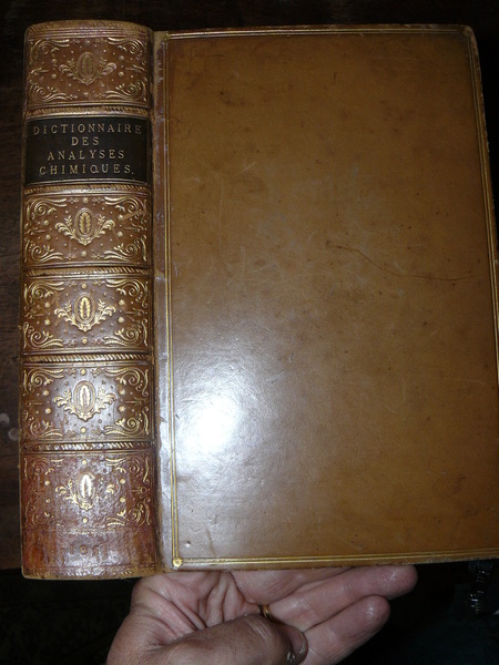 Dictionnaire des analyses chimiques ou repertoire alphabetiques des analises de …