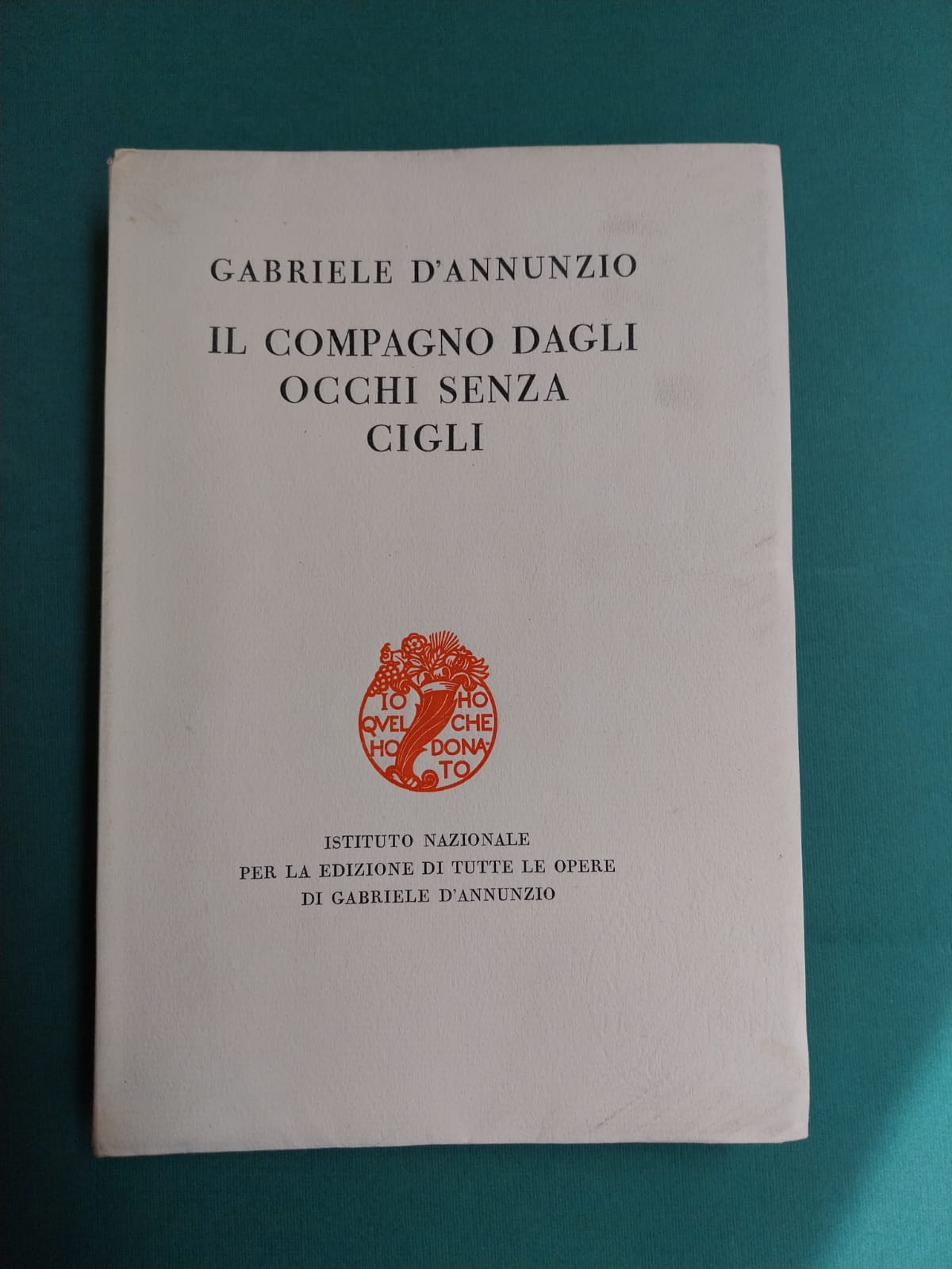 Il compagno dagli occhi senza cigli.