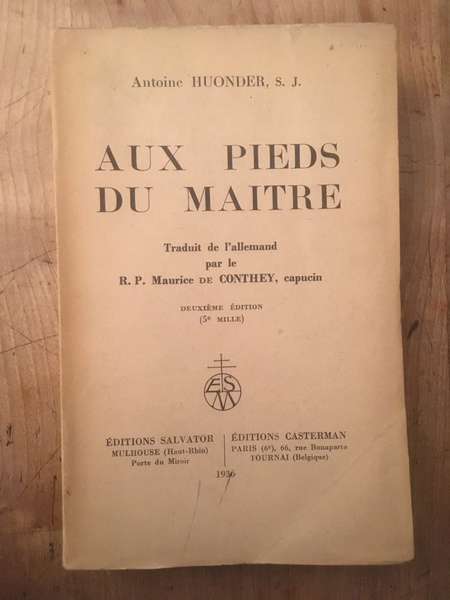 Aux pieds du maitre