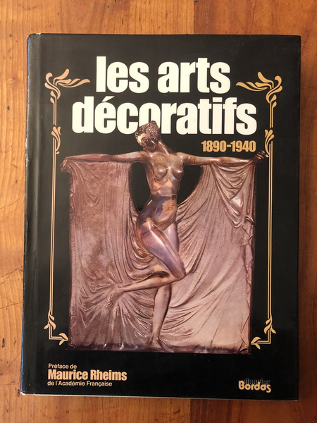 Encyclopédie visuelle des arts décoratifs : 1890-1940