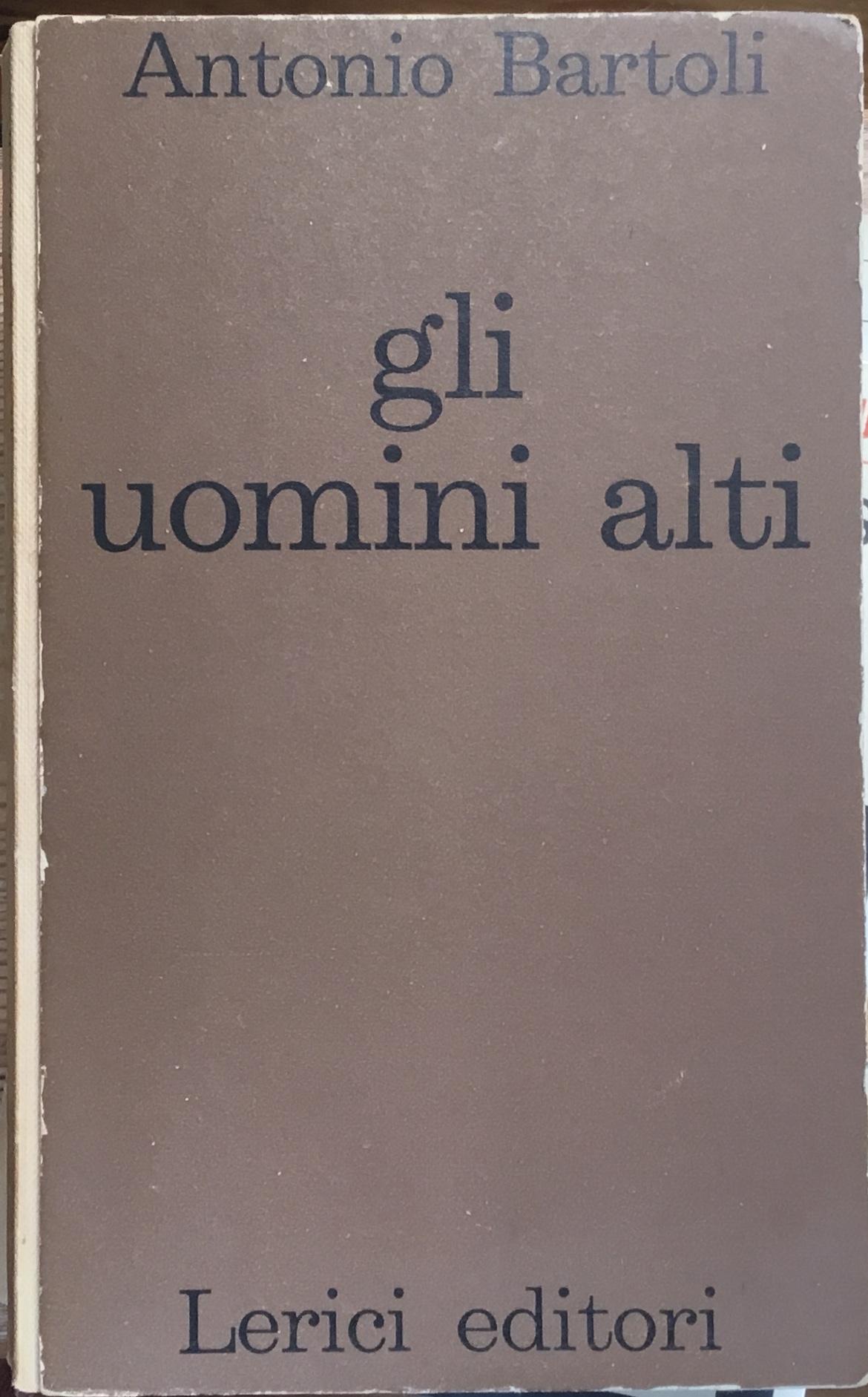 Gli uomini alti