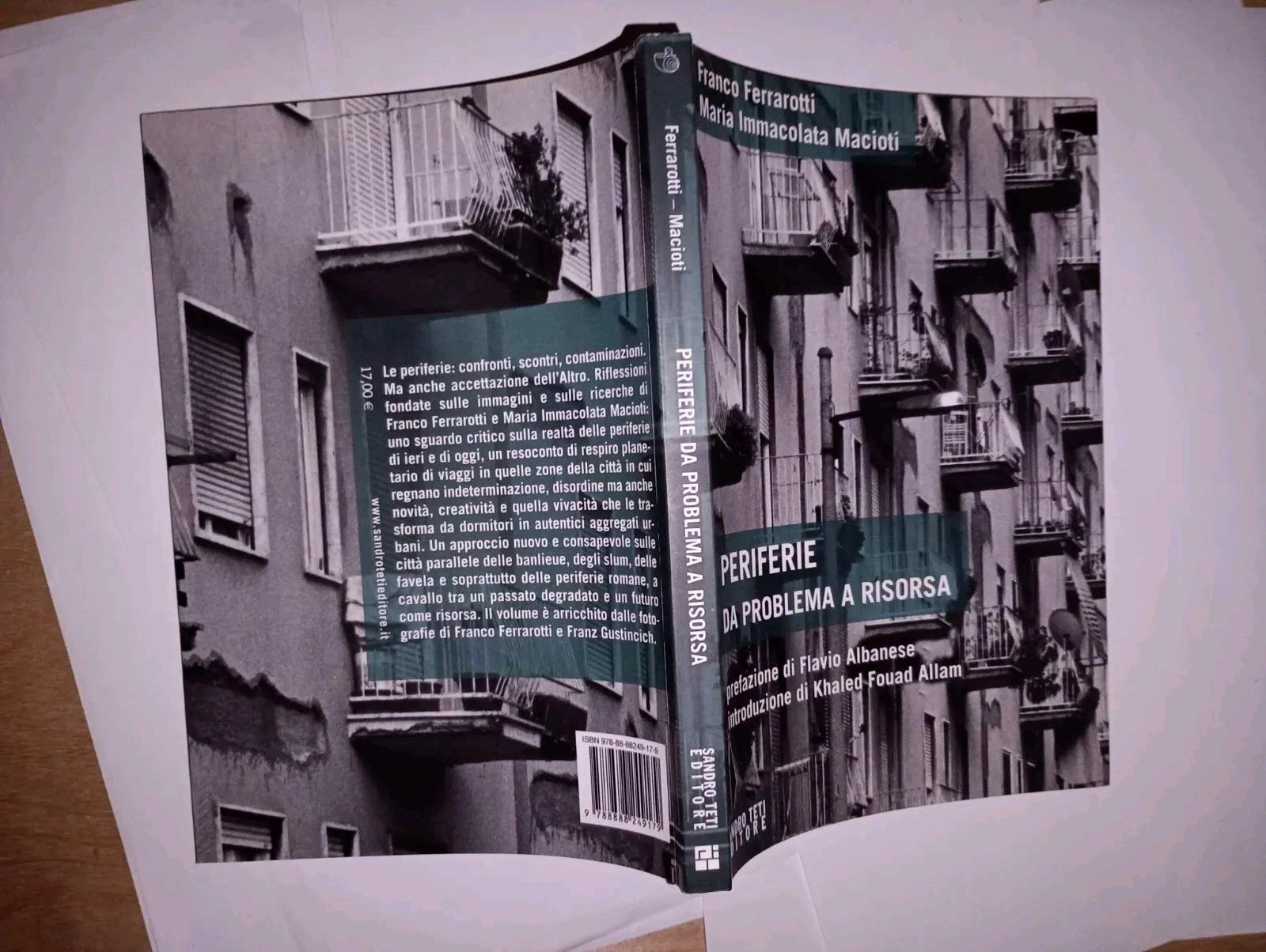 aavv, PERIFERIE. da problema a risorsa