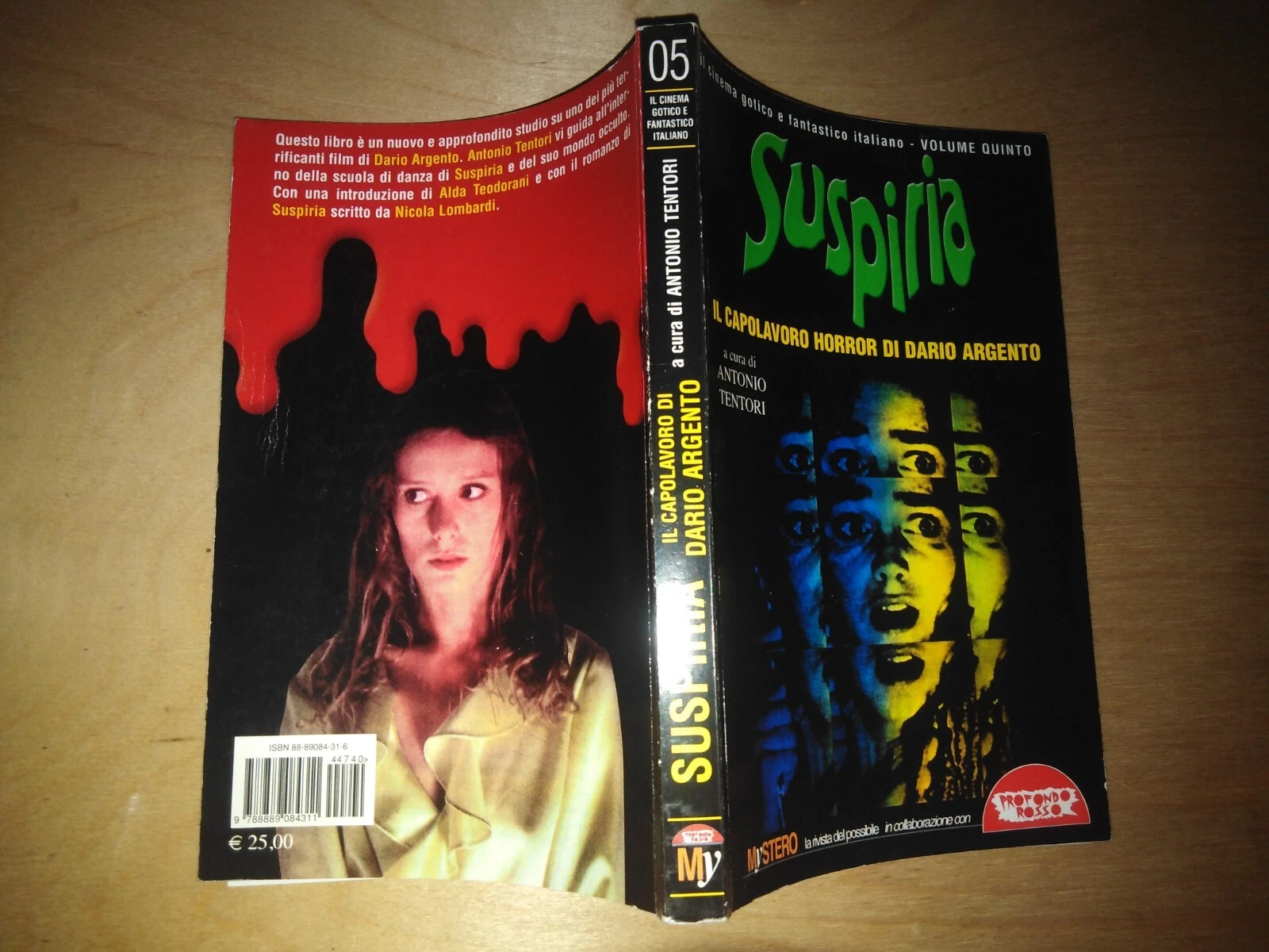 il capolavoro horror di DARIO ARGENTO. SUSPIRIA