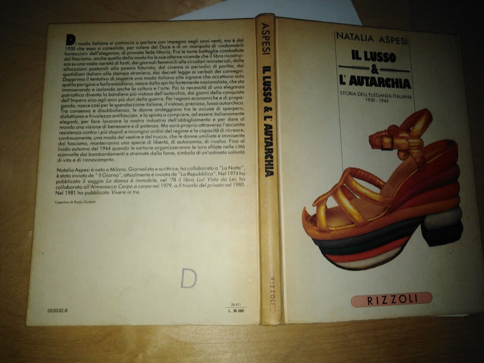 il lusso e l'autarchia. storia dell'eleganza italiana 1930-1944