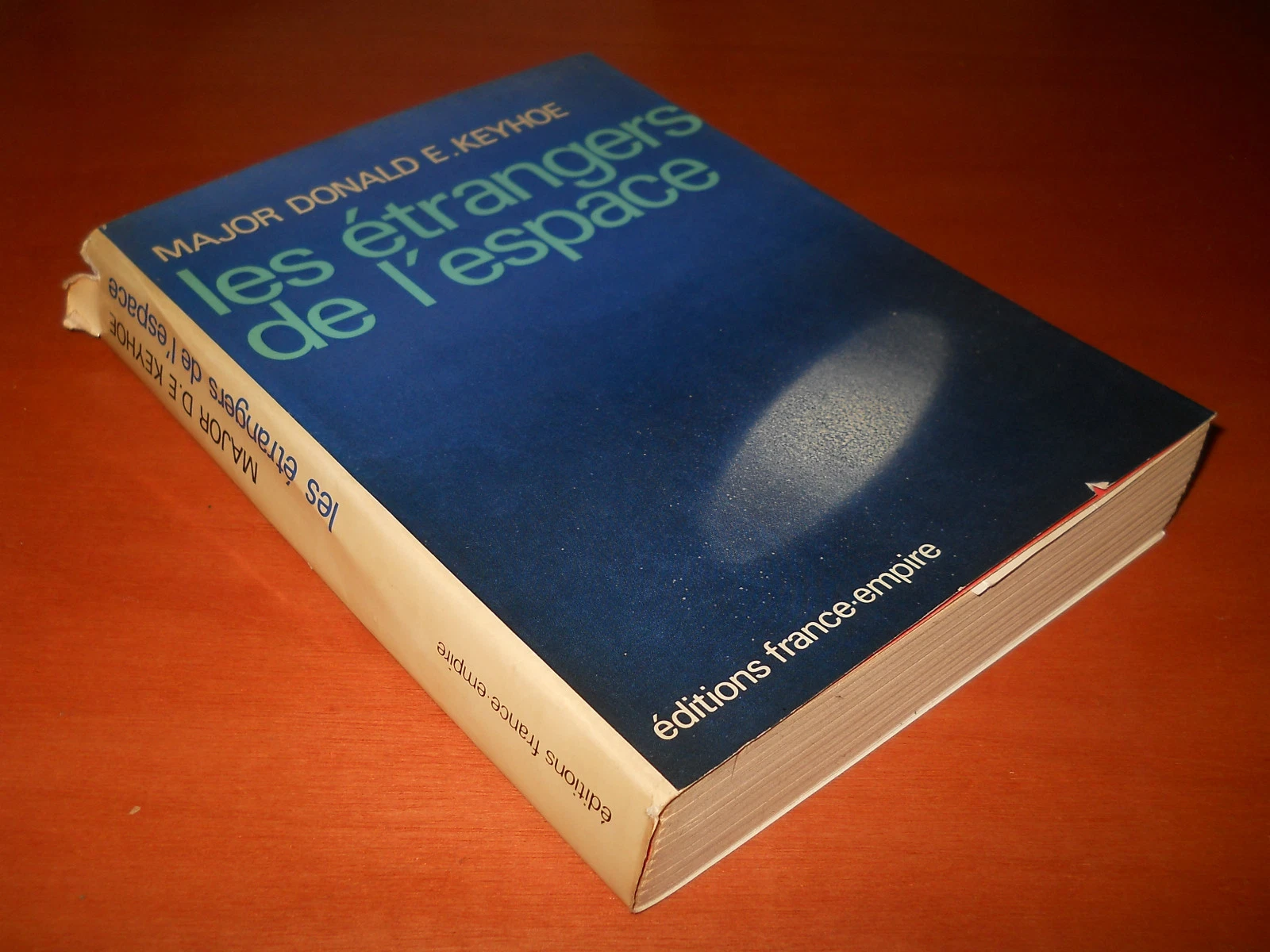 les étrangers de l'espace