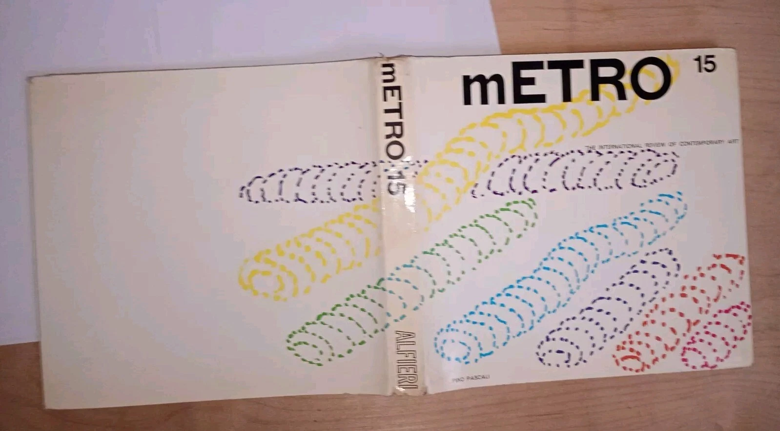 mETRO 15. international review of contemporary art