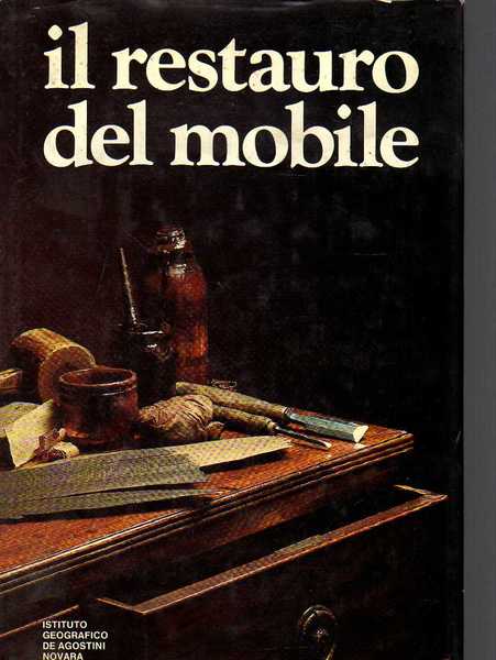 Il restauro del mobile.