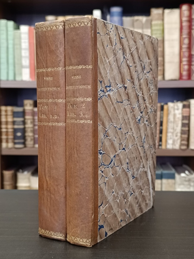 In quatuor libros Institutionum imperialium commentarius academicus et forensis.