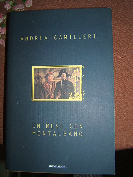 UN MESE CON MONTALBANO.