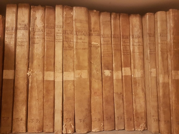 TRACTATUS DE OFFICIIS VENALIBUS VACABILIBUS ROMANAE CURIAE; CUM JURIBUS,FEU DOCUMENTIS,INFORMATIONIBUS,RESPONSIS,&DECISIONIBUS …