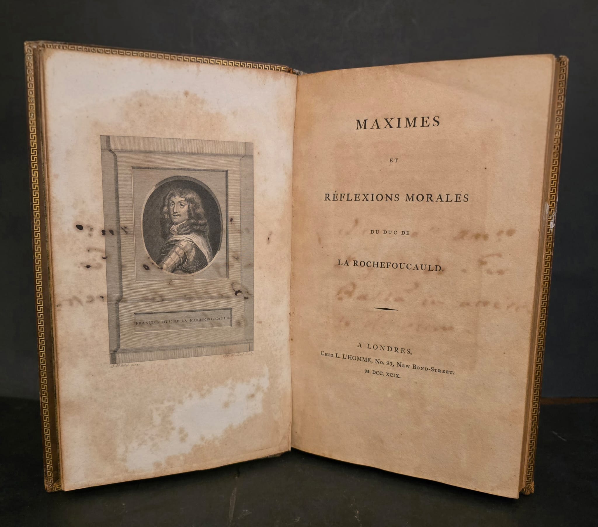 Maximes et reflexions moraales du Duc de La Rochefoucauld.