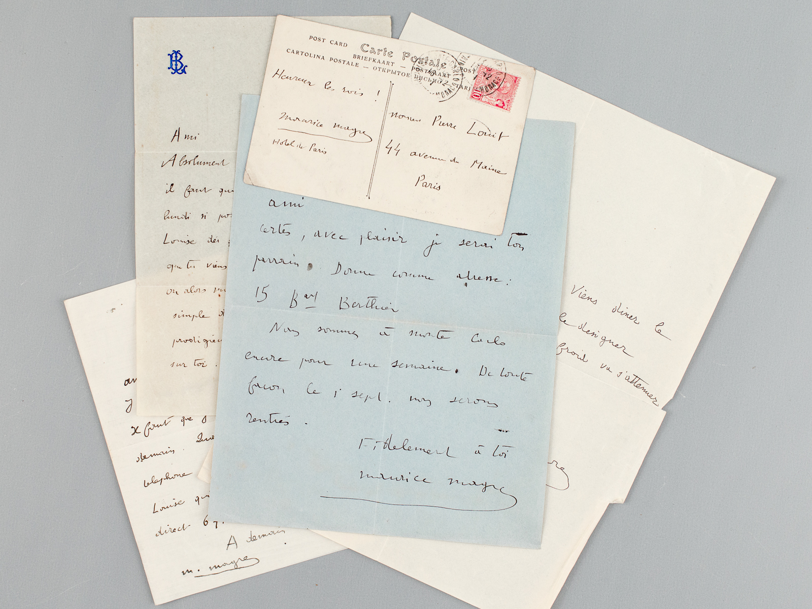 4 lettres autographes signées et 1 carte postale de Monaco …