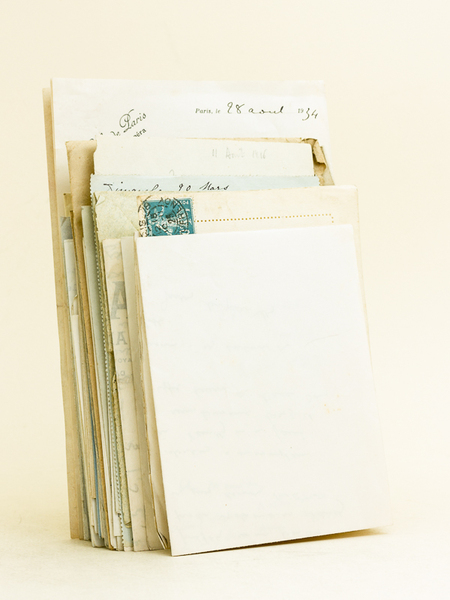 [ Lot de courriers d'intérêt littéraire dont nombreuses lettres autographes …