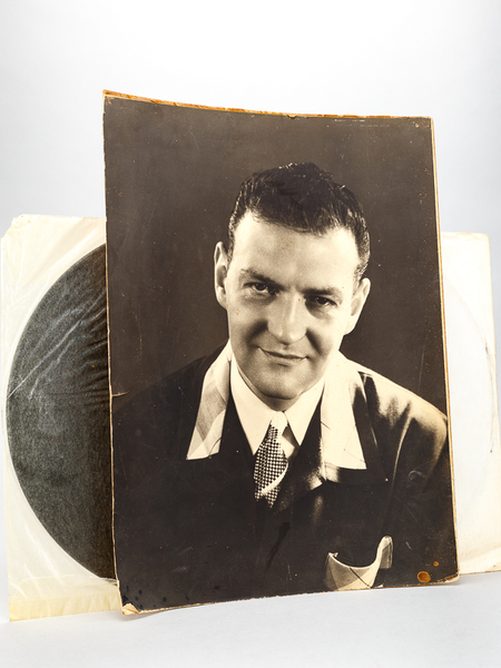 Photo grand format de Claude Larry, avec 3 disques (Test …