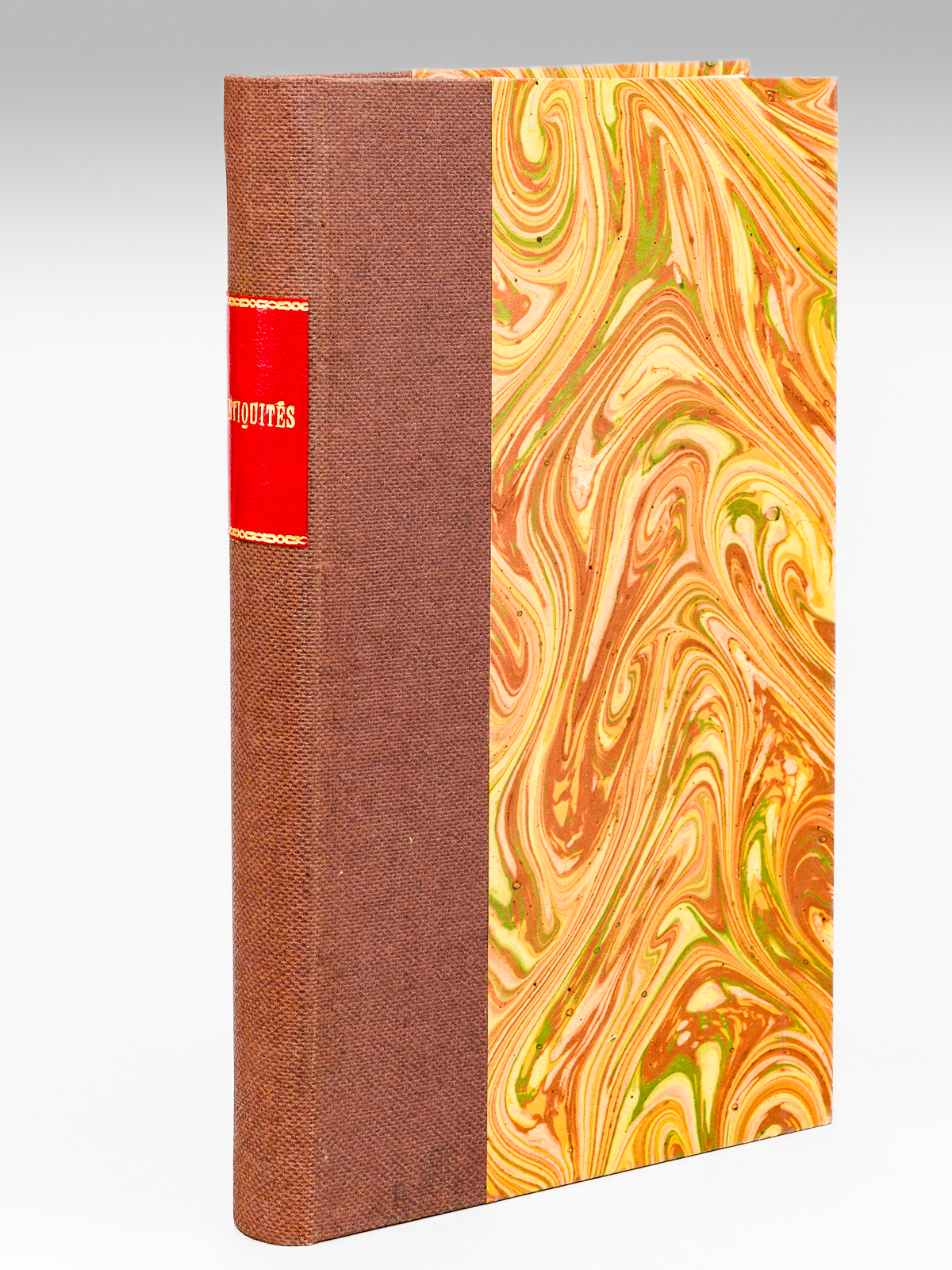 Antiquités vraies et imitées. Pièces authentiques et faux. Meubles, sièges, …