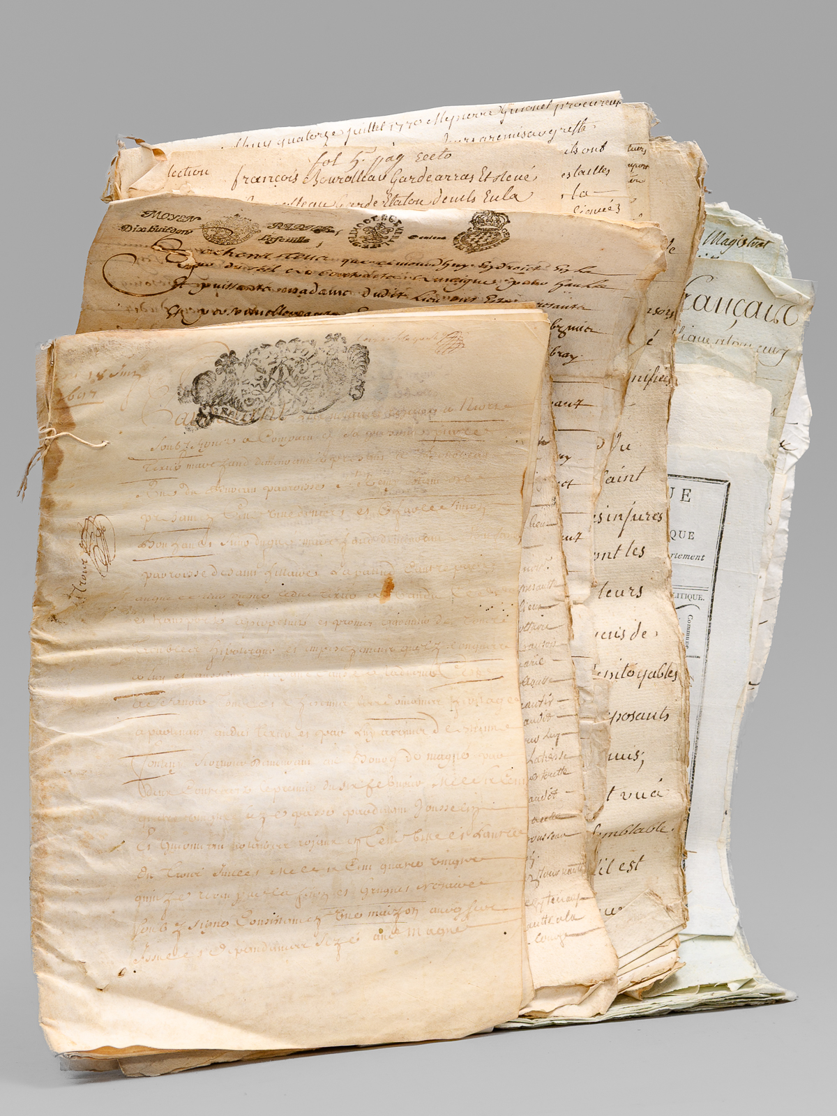 [ Lot d'archives XVIIIe et début XIXe relatifs à la …