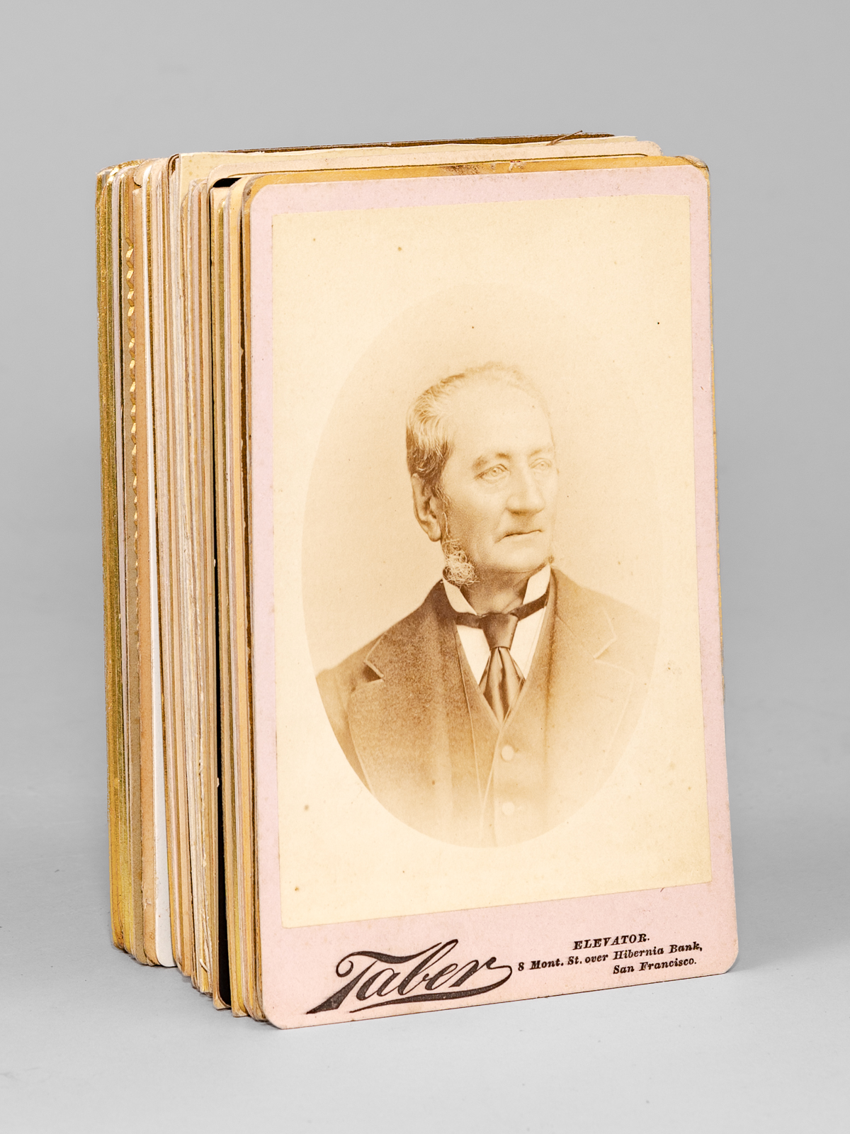 Lot de 43 portraits photographiques anciens sur carton format 10,8 …