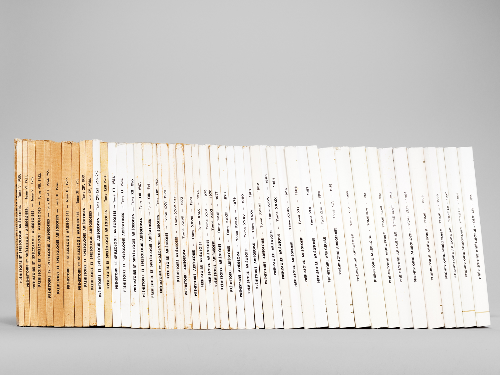 [ Lot suivi de 51 numéros du Tome IV de …