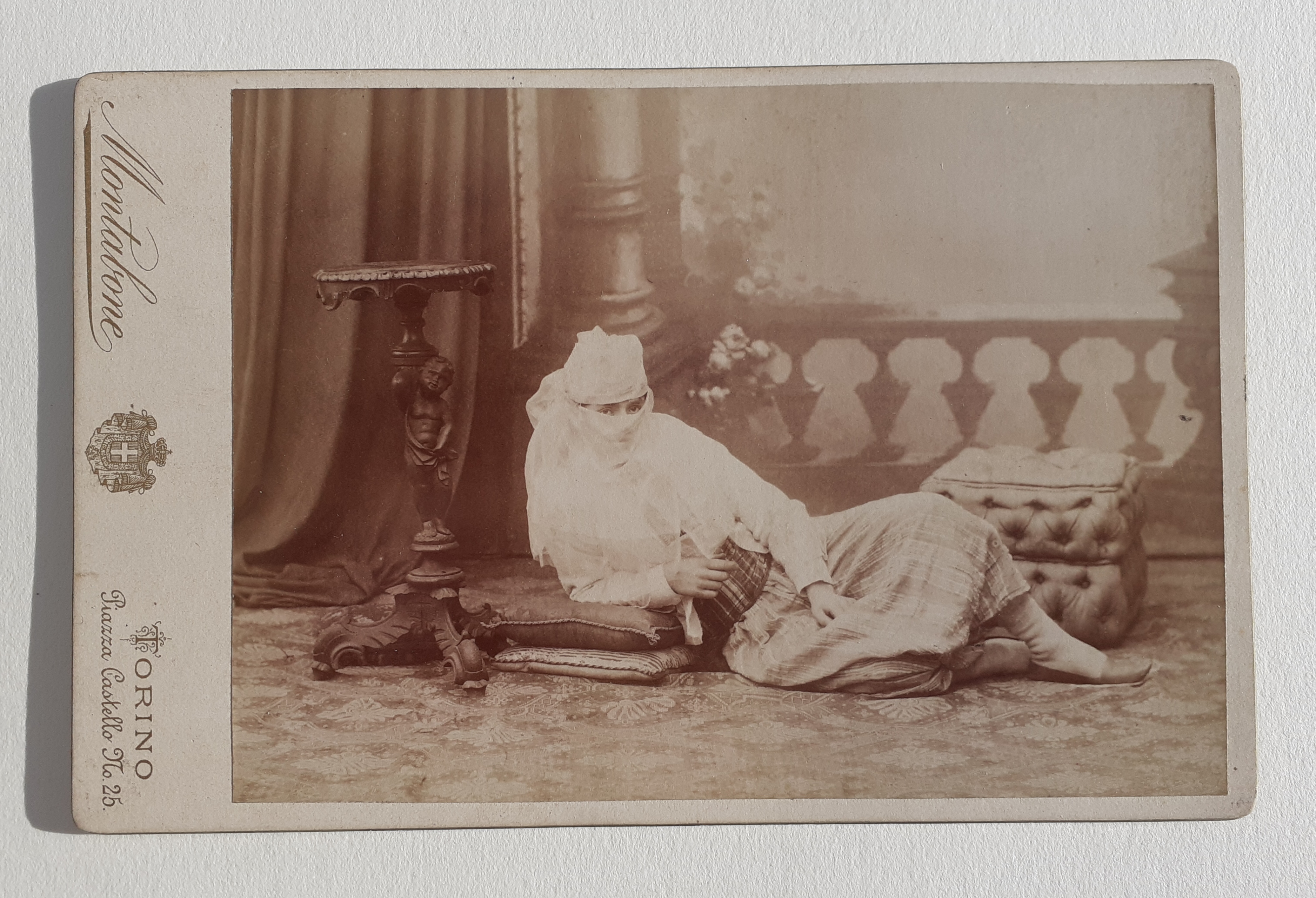 Albumina formato album Foto Majoni successore Montabone Torino 1895 circa