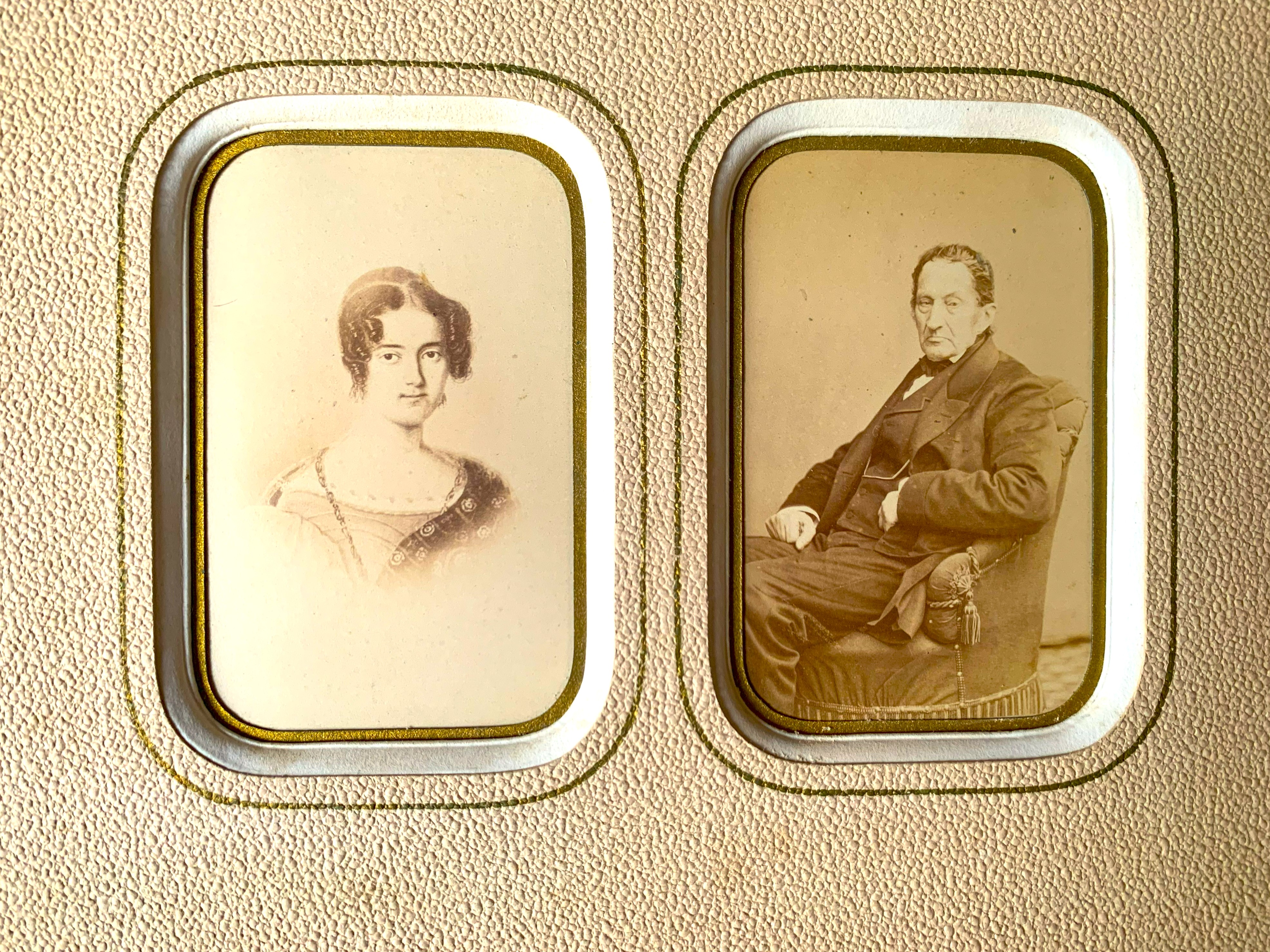 Albumine con i ritratti dei coniugi Moris Medico botanico e …