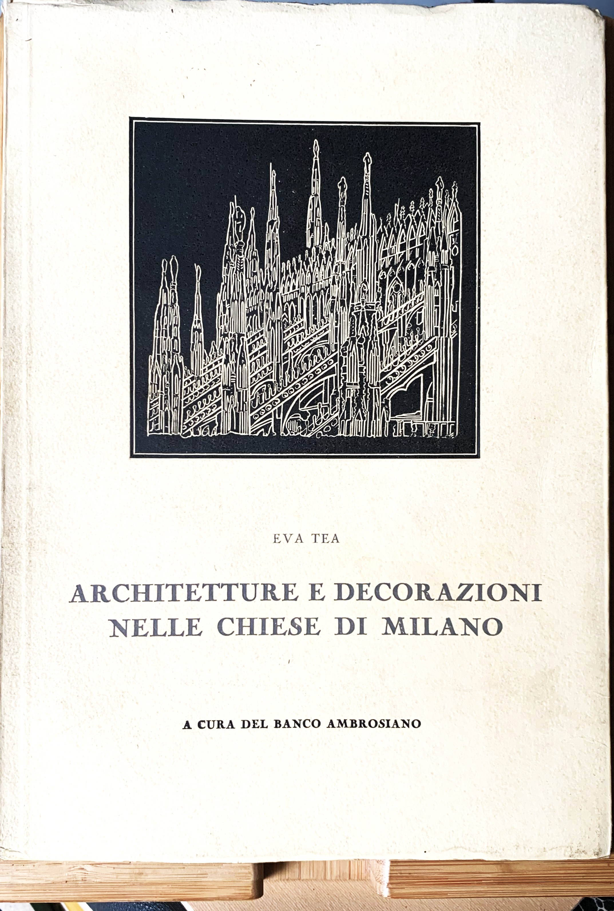Architetture e decorazioni nelle chiese di Milano