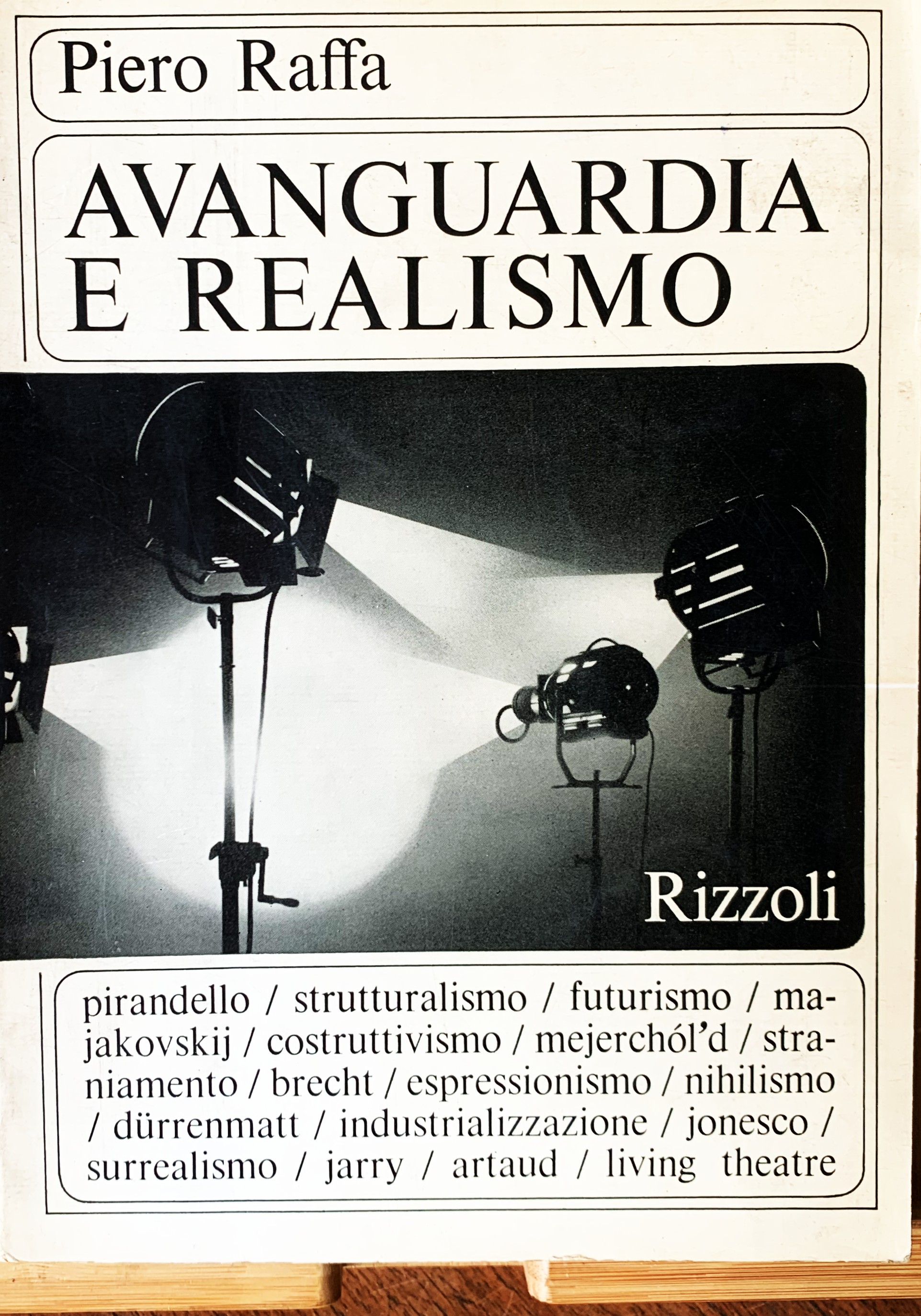 Avanguardia e realismo (Pirandello / strutturalismo / futurismo / Majakovskij …