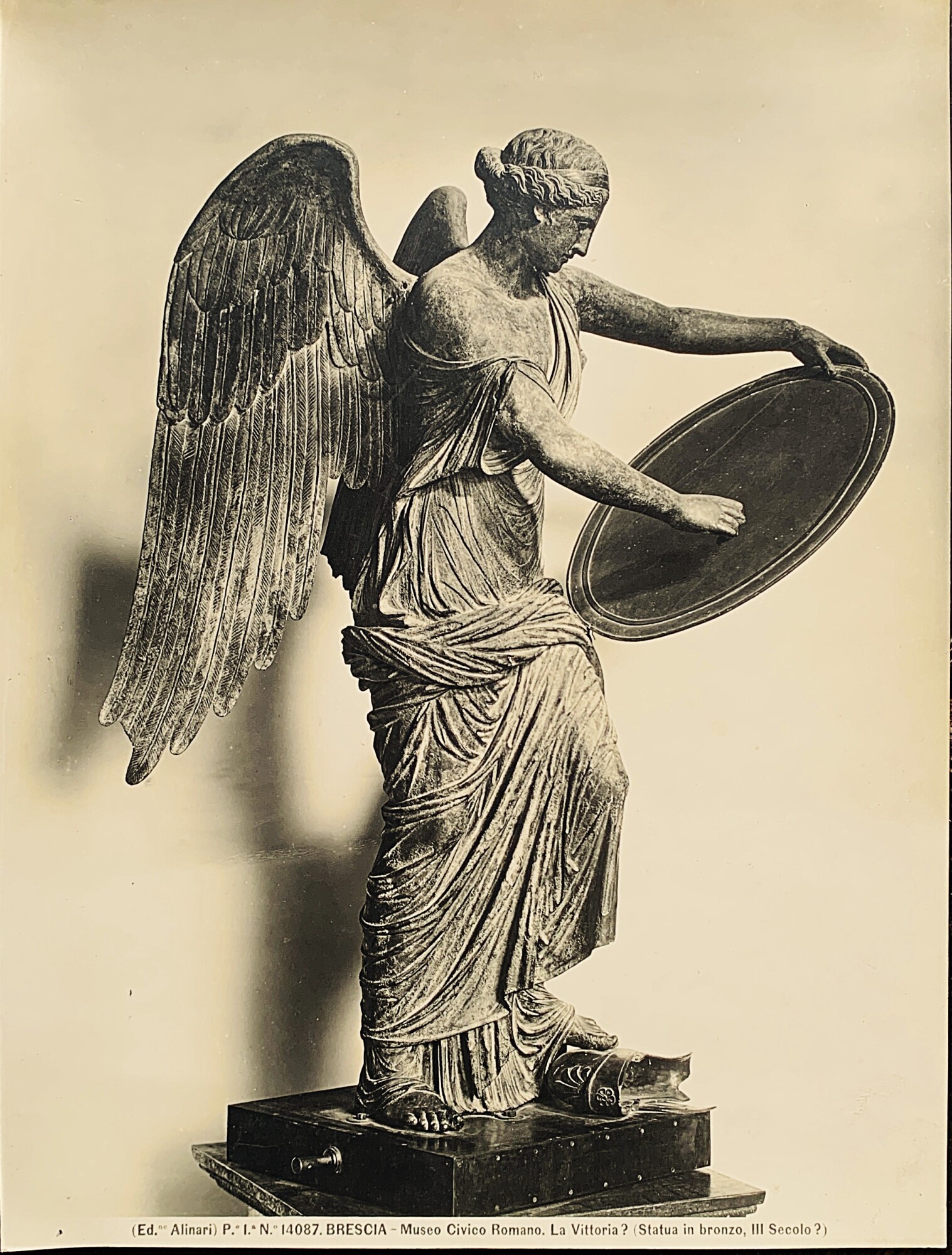 Brescia Museo Civico La Vittoria? Statua in Bronzo
