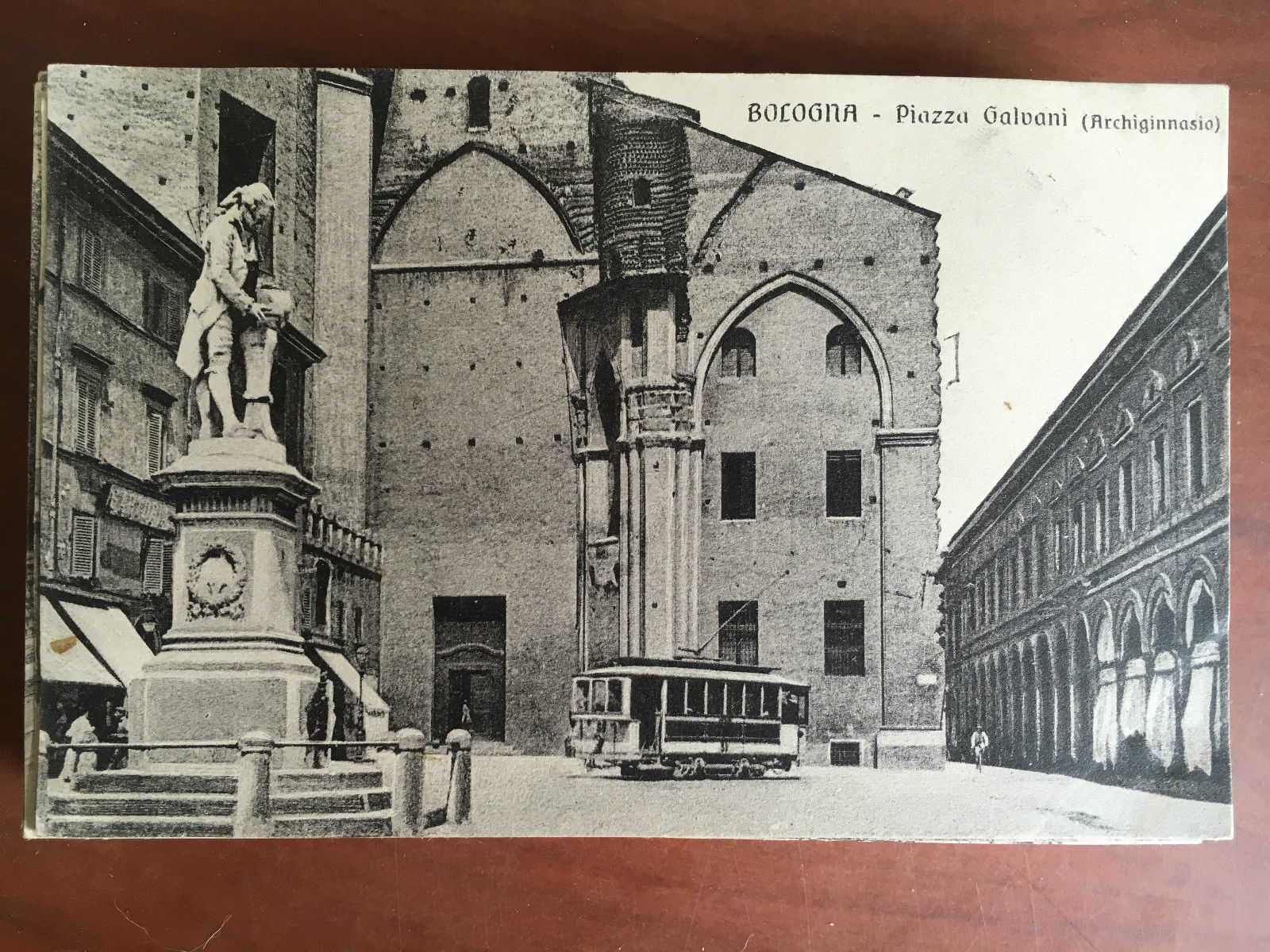 Cartolina inizi '900 Bologna Piazza Galvani Archiginnasio - E20870