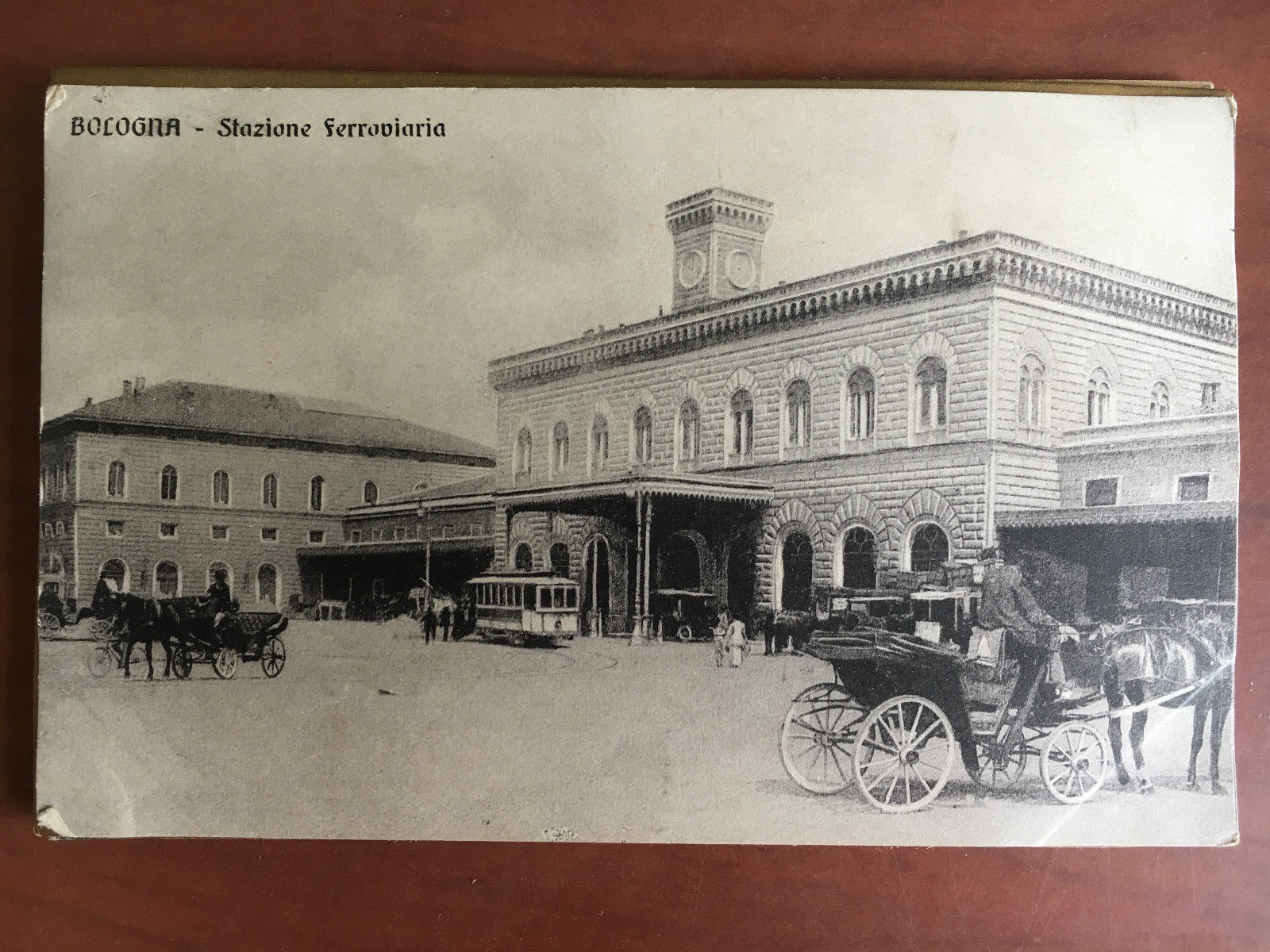Cartolina inizi '900 Bologna Stazione Ferroviaria Tram e carrozza - …