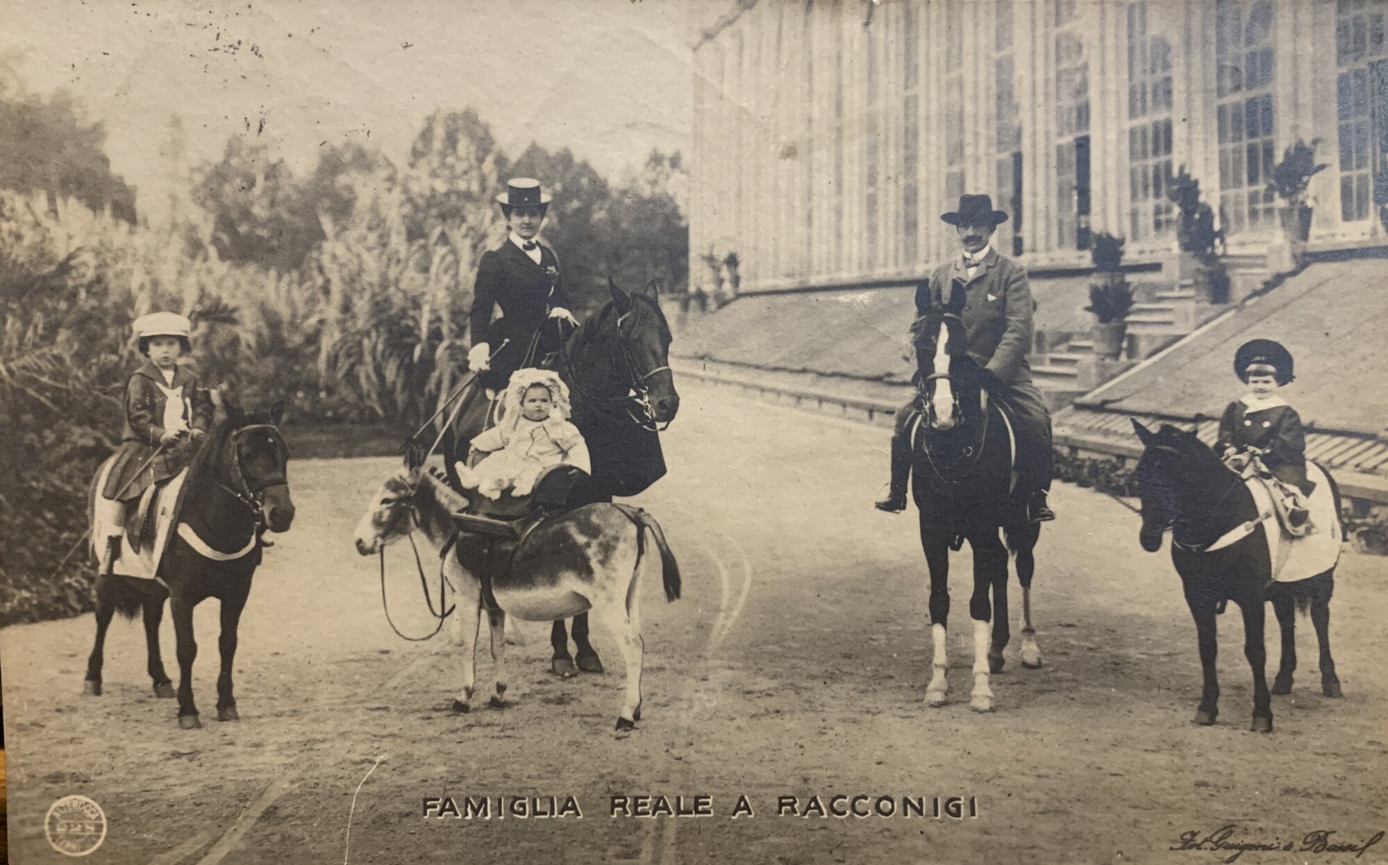 Cartolina inizi '900 Famiglia Reale a Racconigi viaggiata