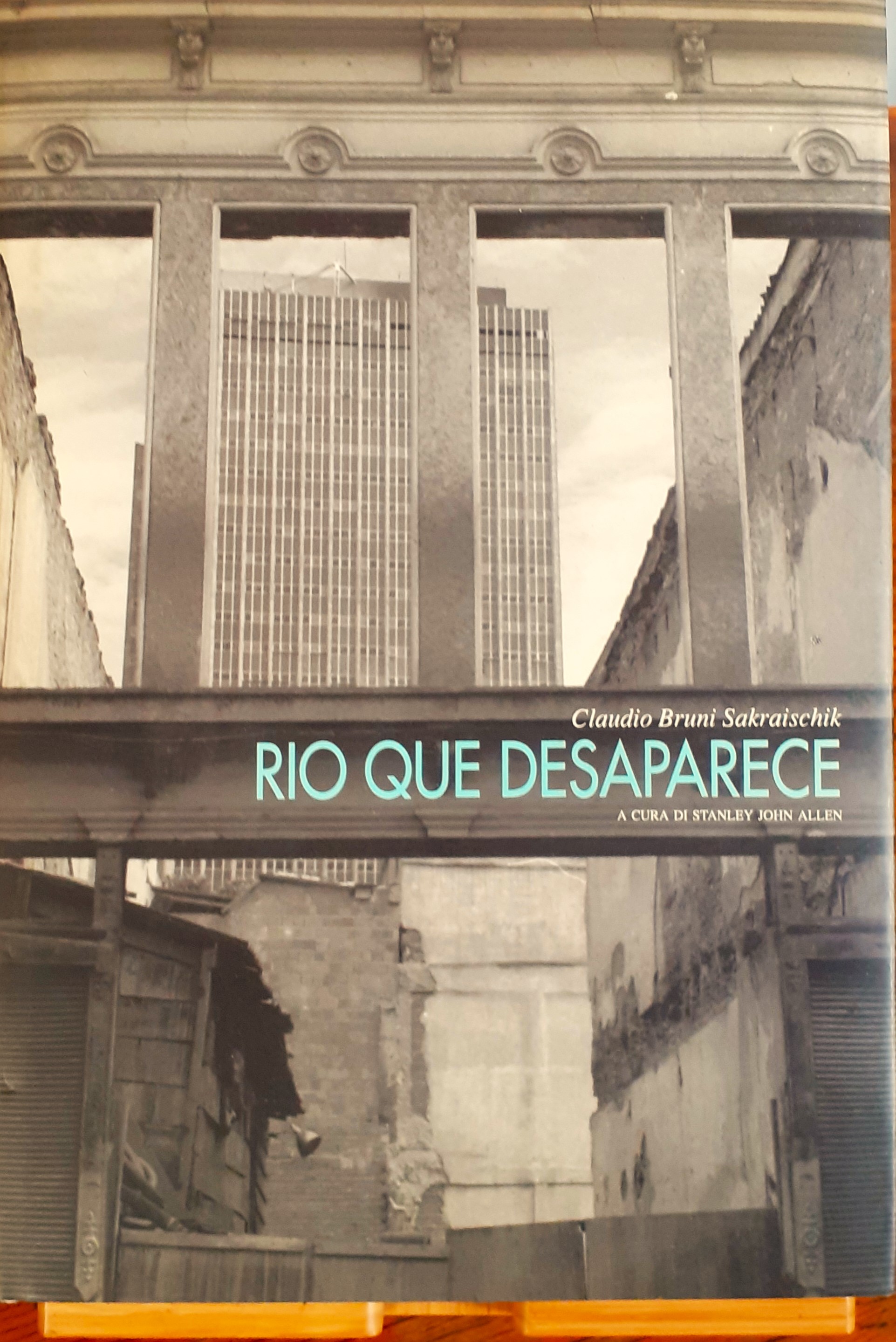 Claudio Bruni Rio que desaparese Umberto Allemandi 1993