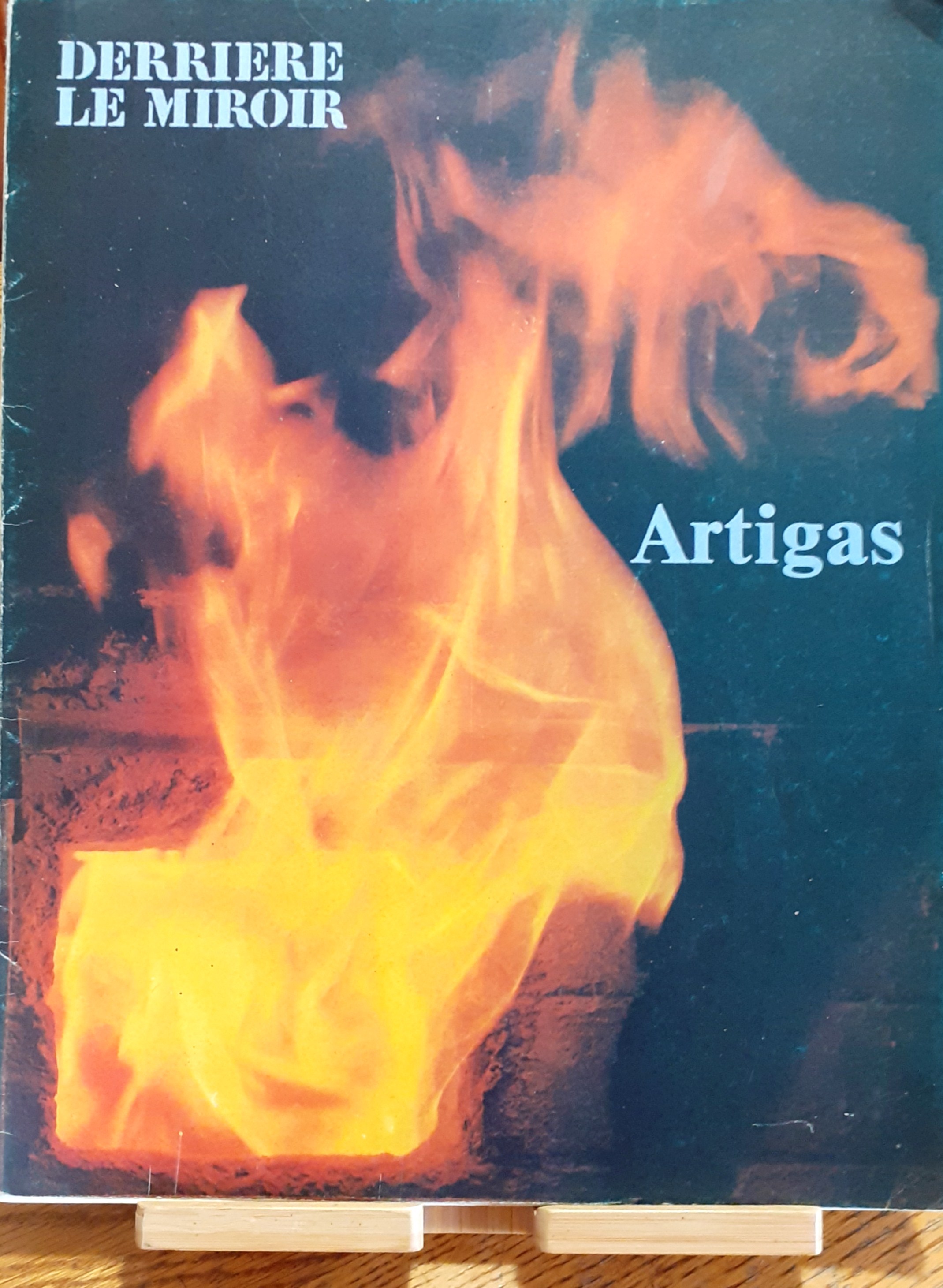 Derrière le miroir. Artigas