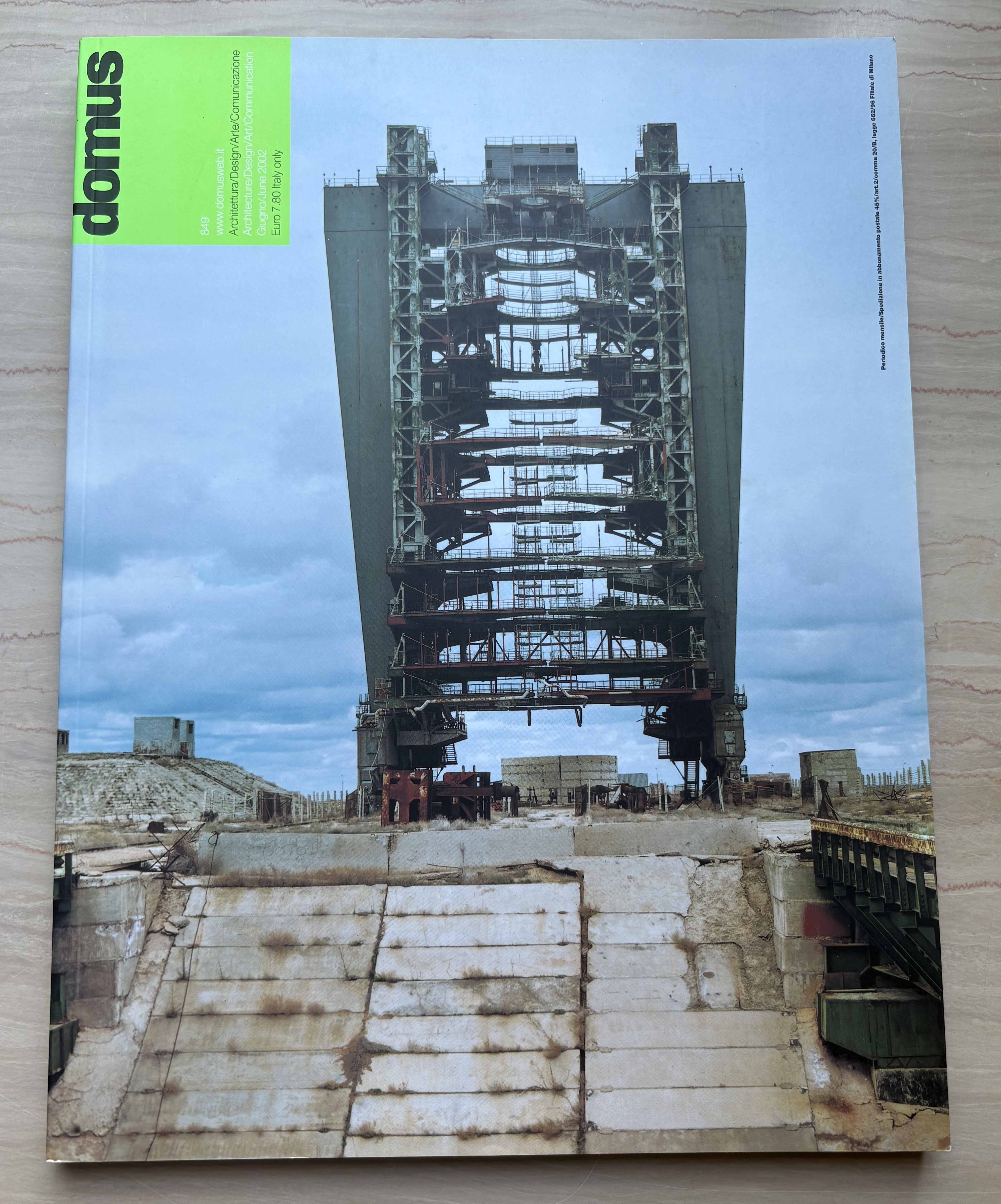 domus. Architettura/Design/Arte/Comunicazione / Architecture/Design/Art/Communication Giugno/June 2002 N. 849