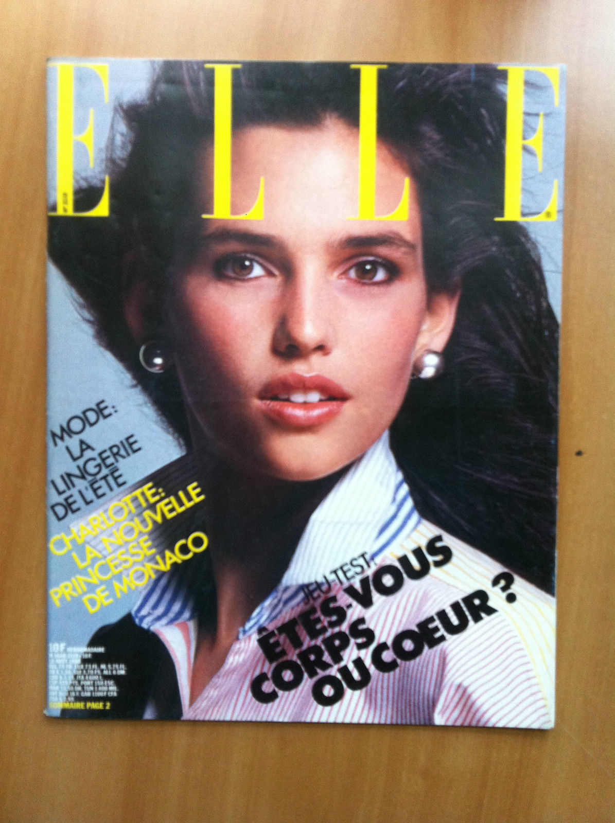 ELLE n^ 2119 Aout 1986 Couverture: Josy - E18505
