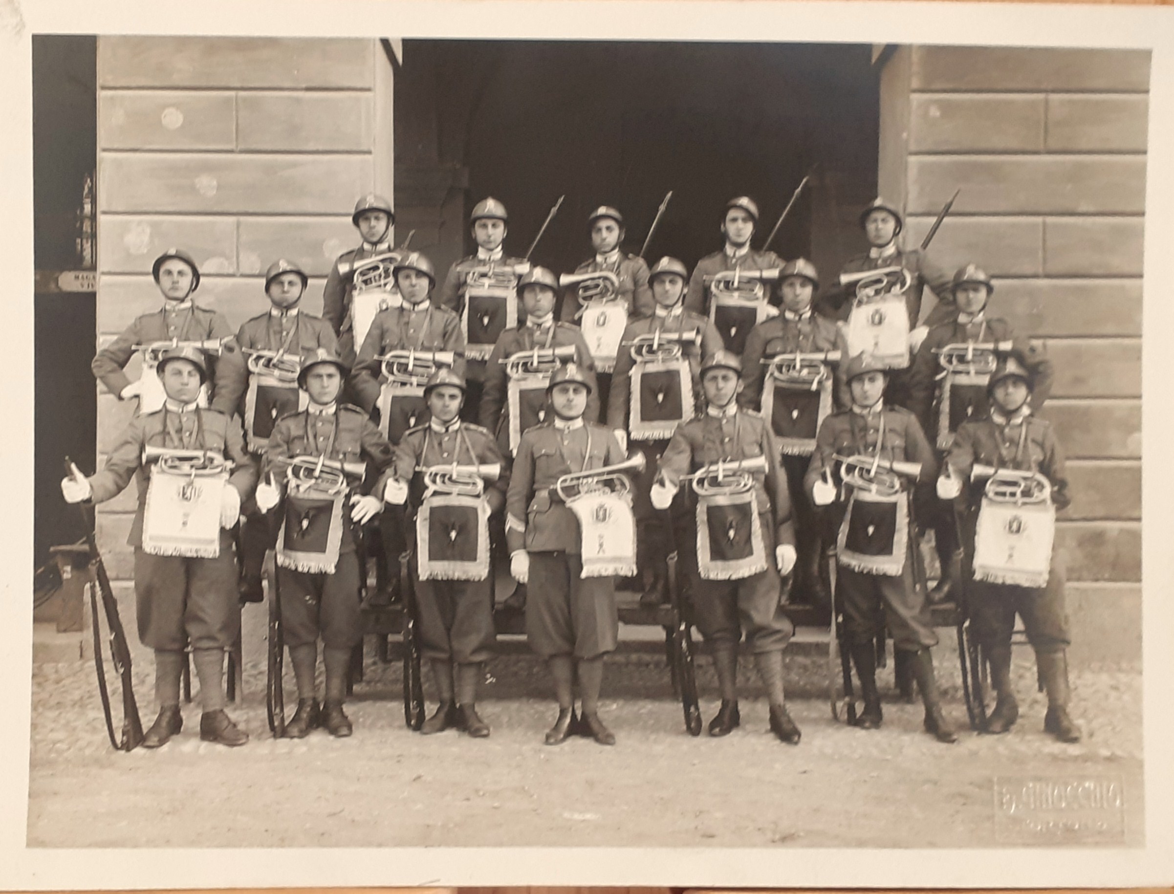 Fotografia originale "Gruppo musicale Militare" A. Ginocchio fotografo Tortpna anni …