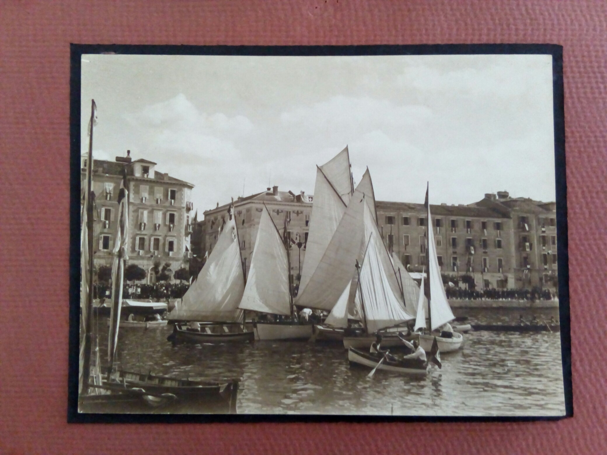 fotografia originale Zara "Festa di bandiere e vele" anni '20
