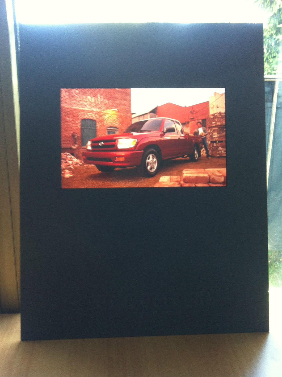 Grande diapositiva pubblicitaria per automobile Toyota - E18007