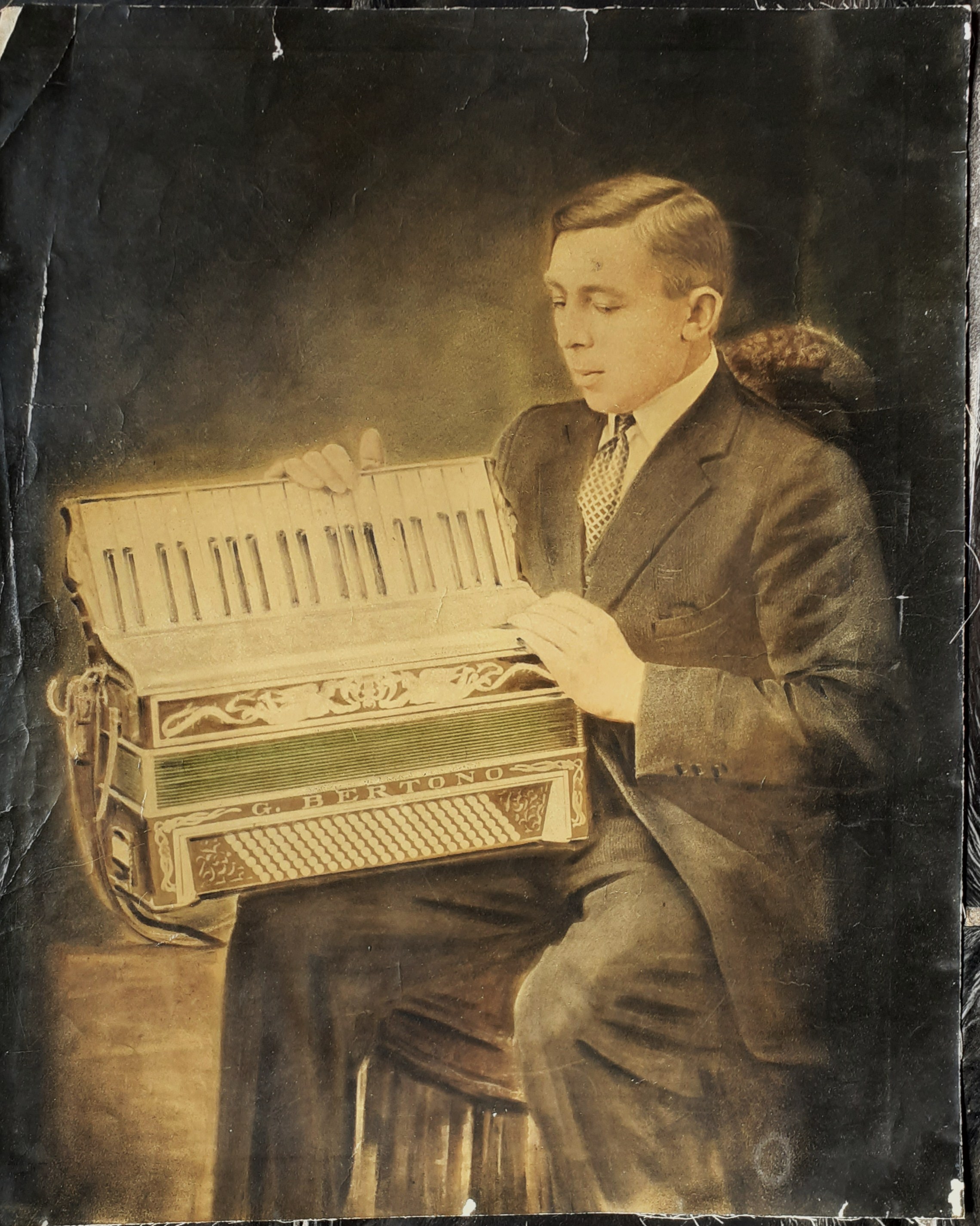 Ingrandimento fotografico colorato inizi '900 fisarmonicista