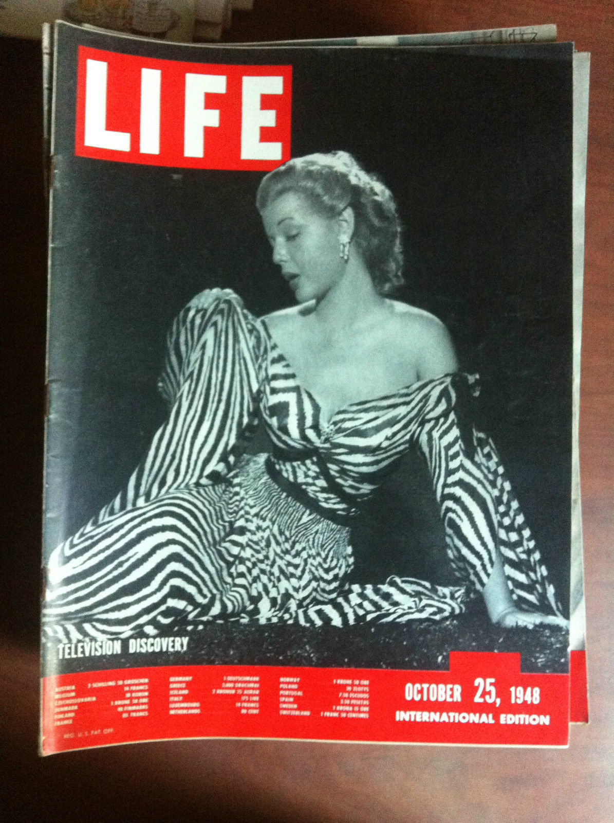 Life international Vol. 5 n^ 9 October 25, 1948 Cover: …