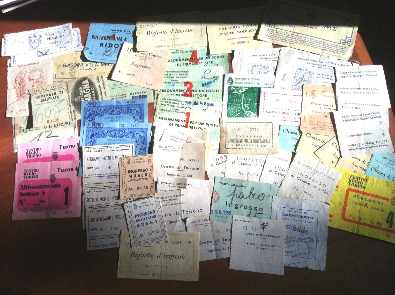 Lotto di 53 Biglietti musei spettacoli attrazioni turistiche metà '900 …