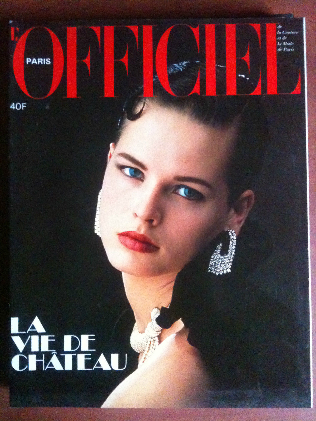 Officiel Paris n^718 Decembre 1985 Cover: Bernard Perris - E8904