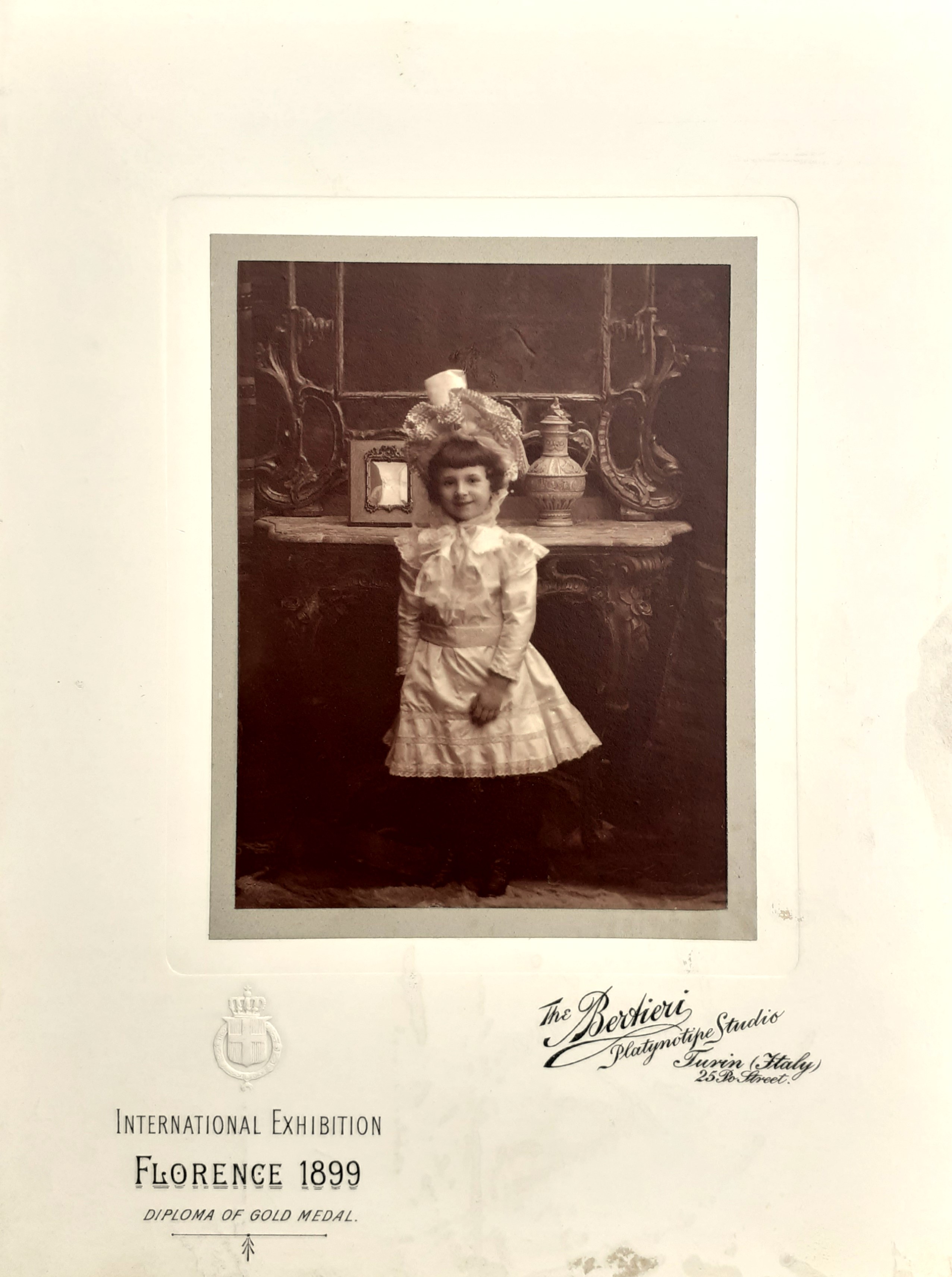 Ritratto in Platinotipia del fotografo Bertieri di Torino 1900 ca.
