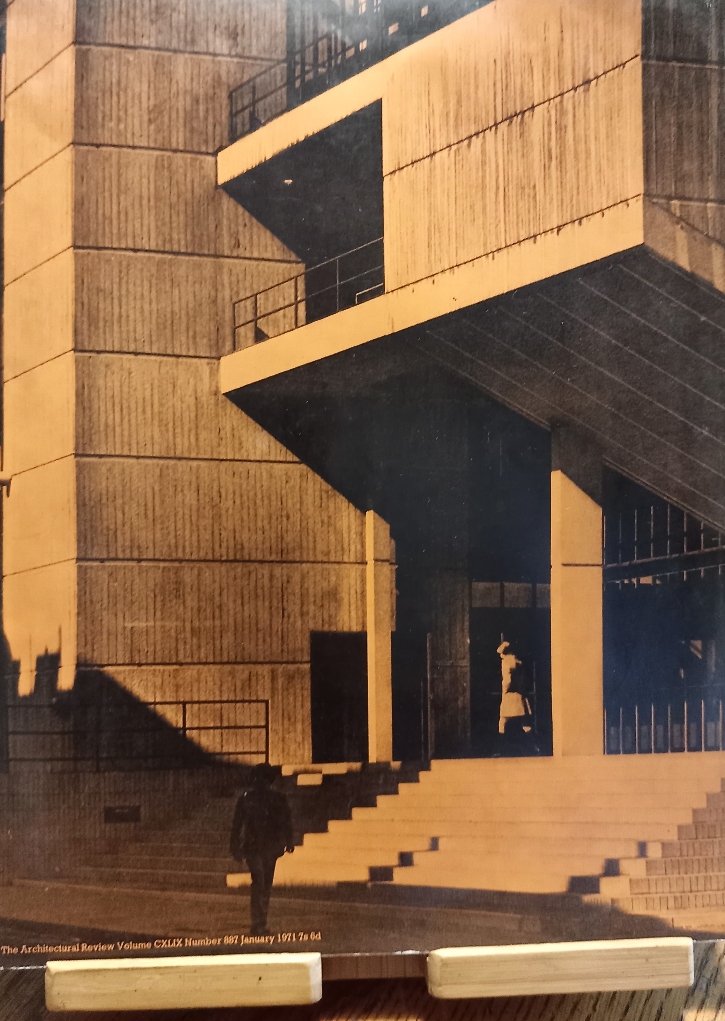 THE ARCHITECTURAL REVIEW N^ 887 Jannary 1971