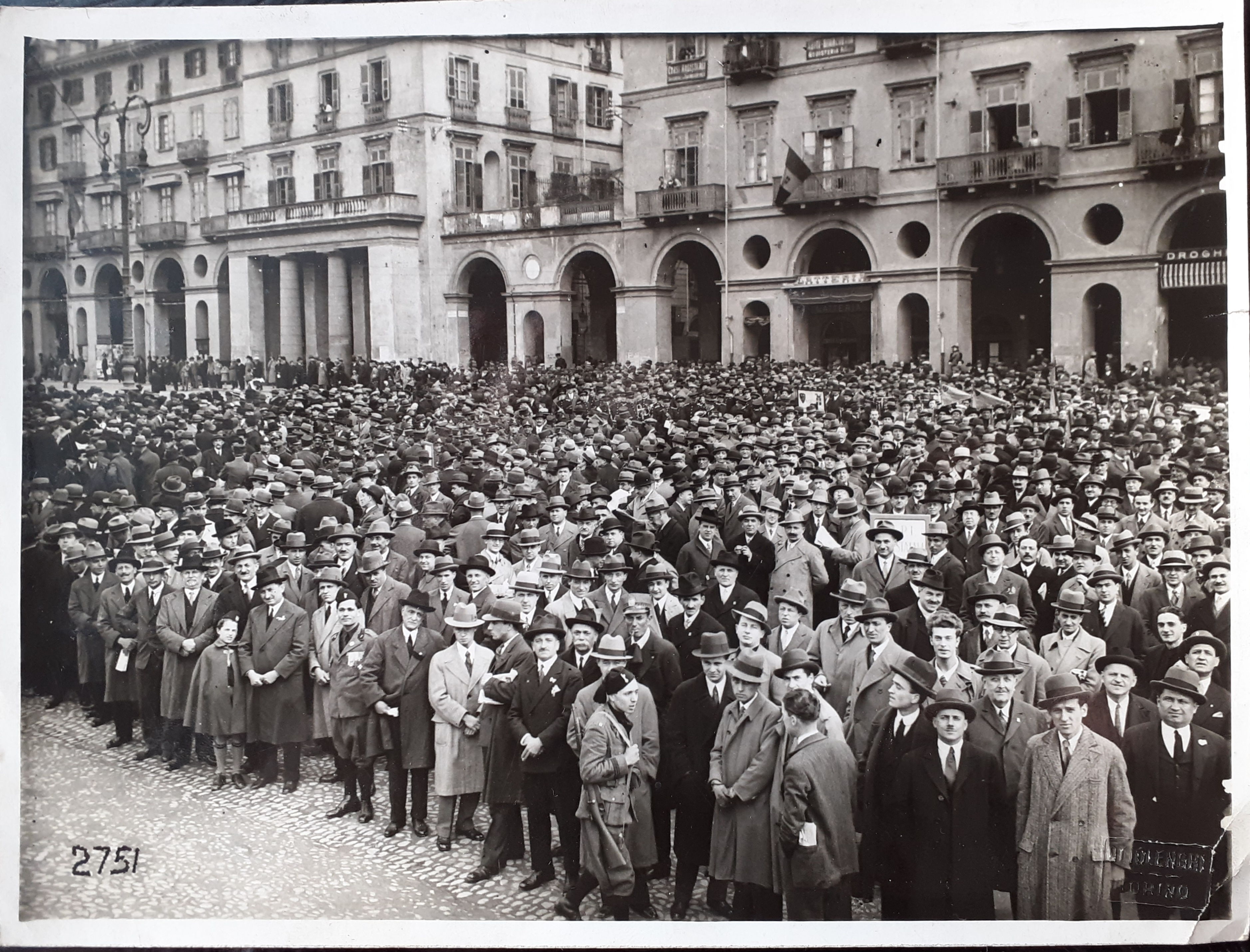 Torino Piazza Vittorio veneto Torino anni '30 Adunata