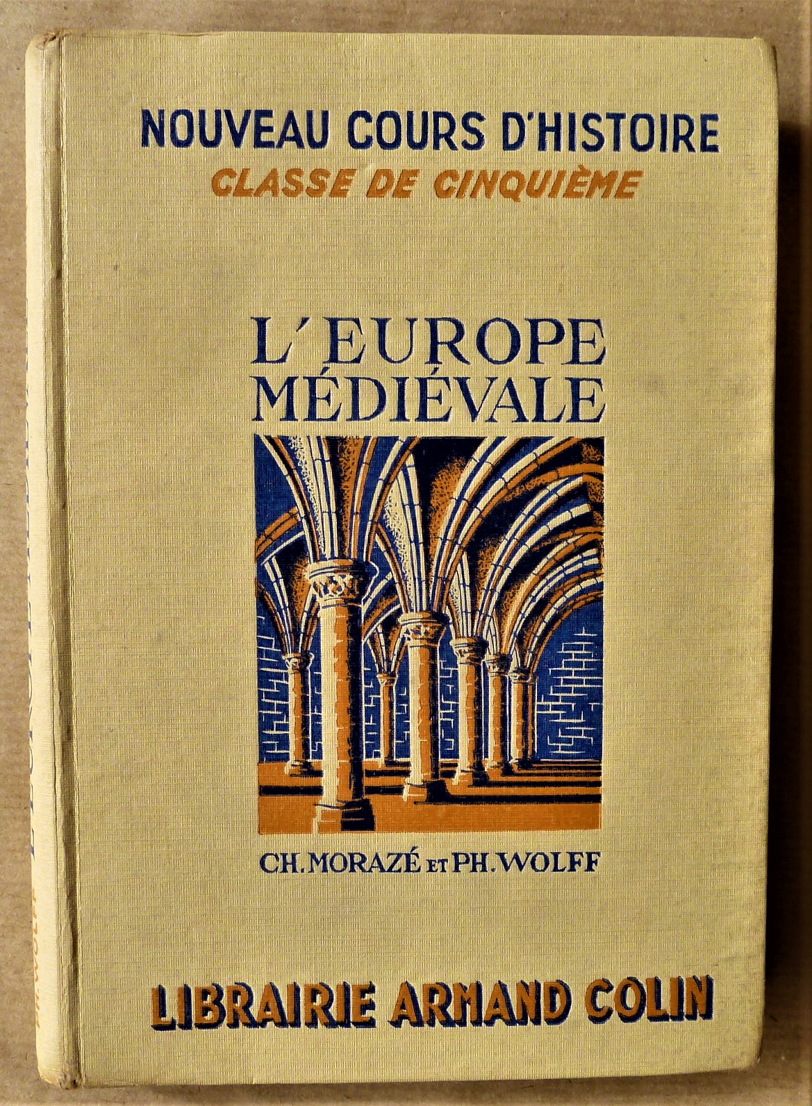 L'Europe Médiévale. Nouveau cours d'histoire; classe de cinquième.