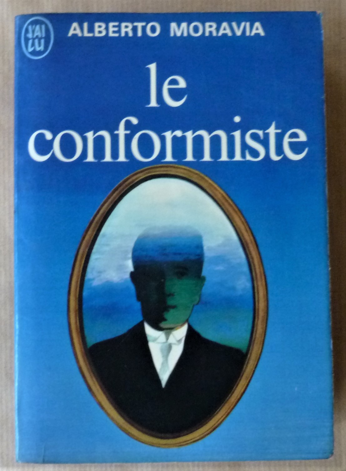 Le Conformiste.