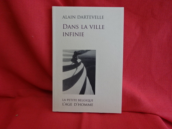 Dans la ville infinie.
