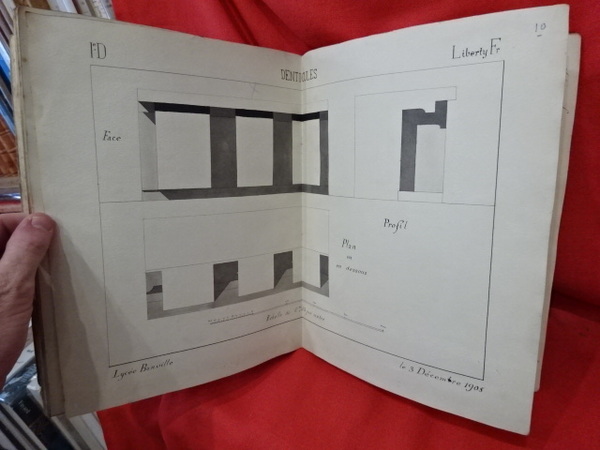 Cahier regroupant un ensemble de dessins techniques scolaires montés sur …